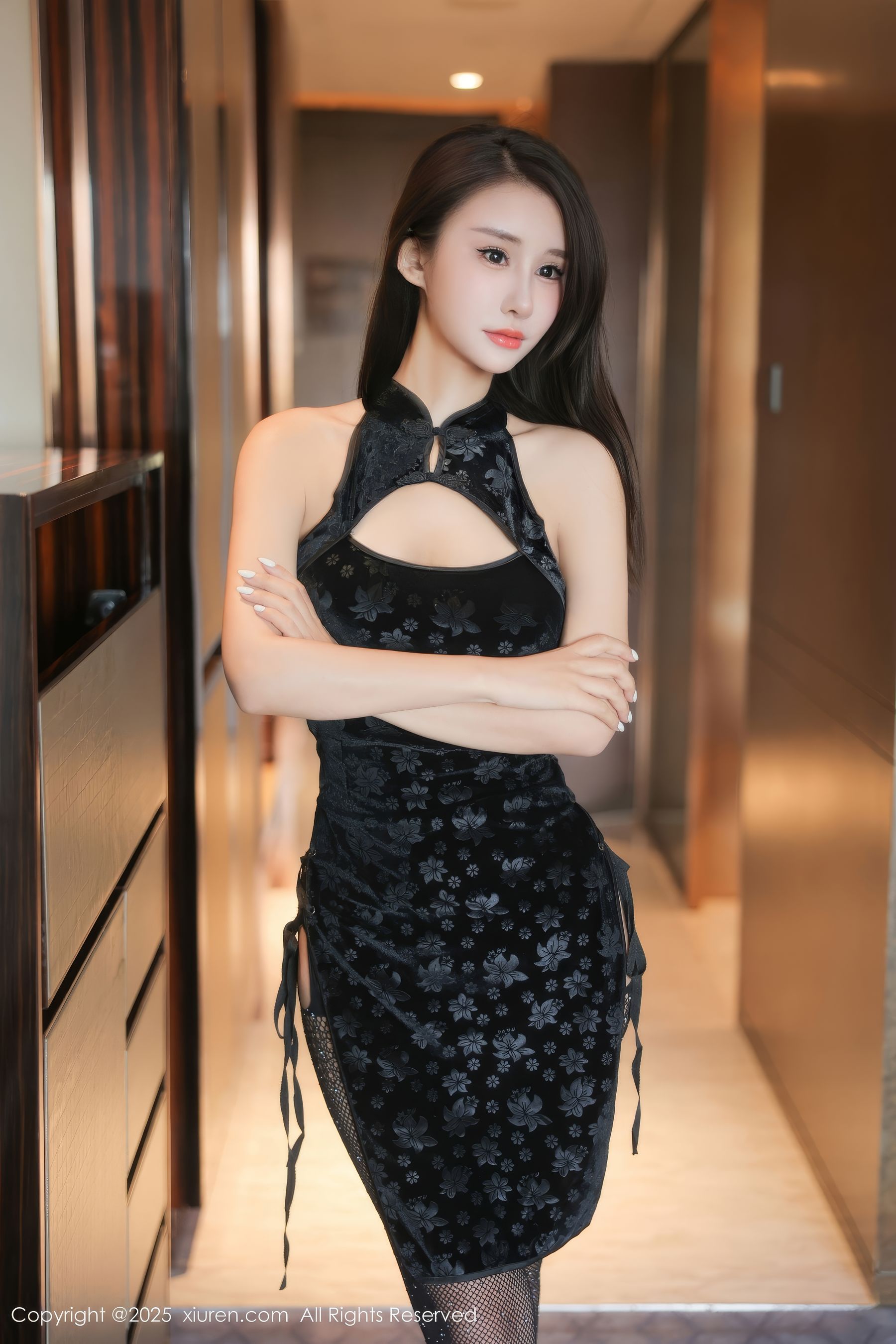 [秀人XiuRen] 2025.03.10 No.9990 艺艺yiyi