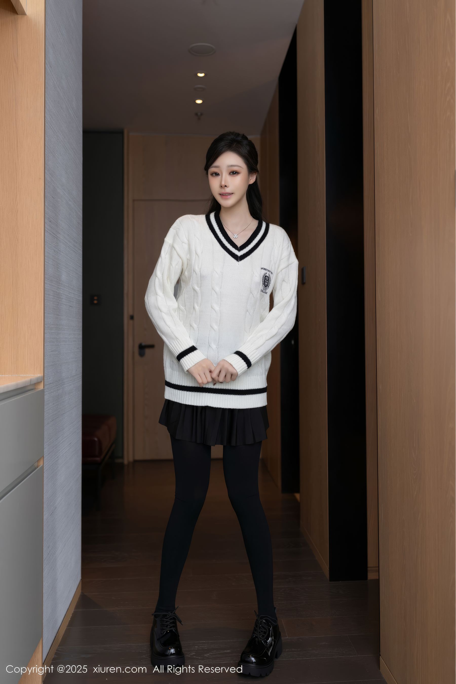 [秀人XiuRen] 2025.03.07 No.9986 小逗逗