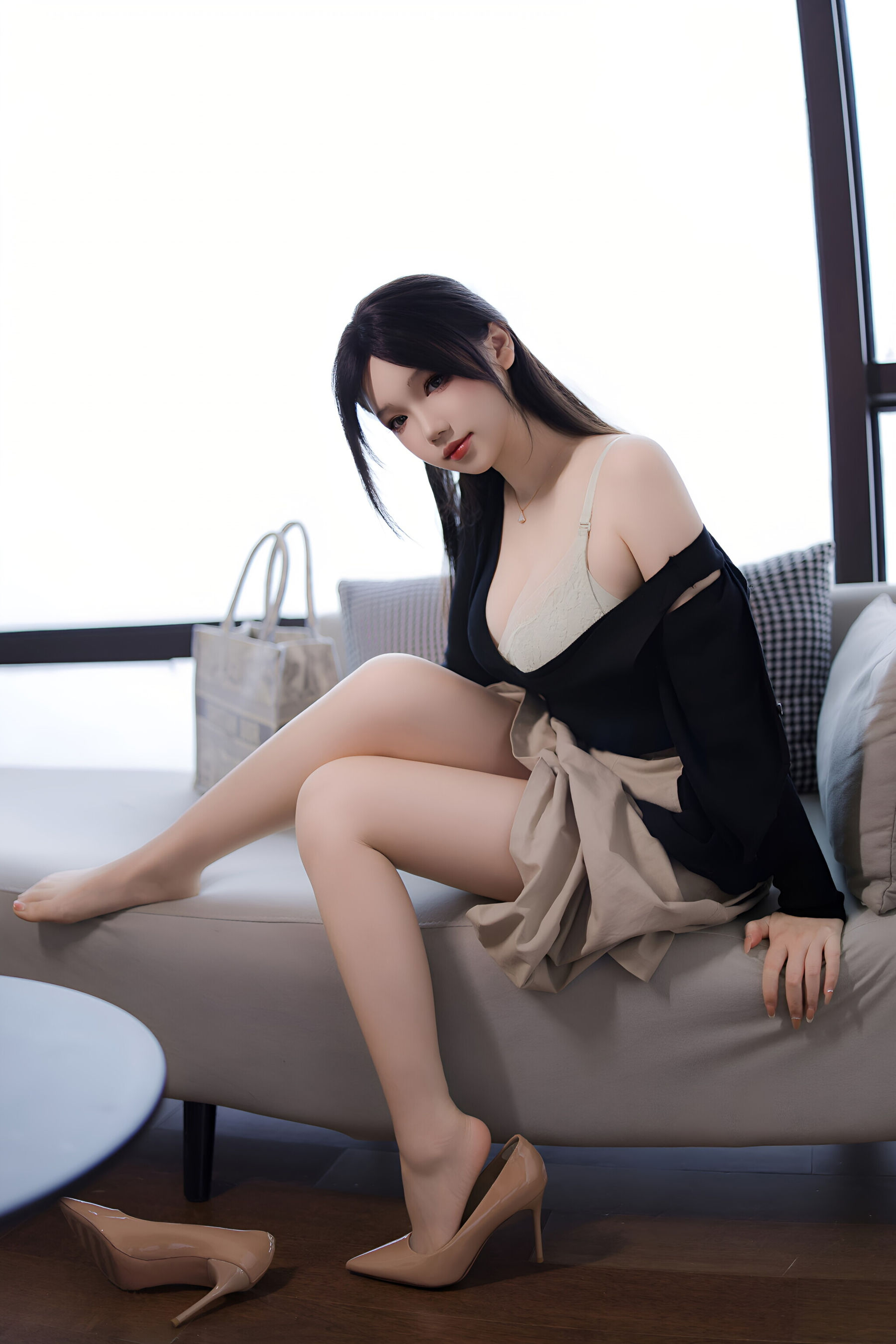 动漫博主 雪晴Astra - OL大姐姐