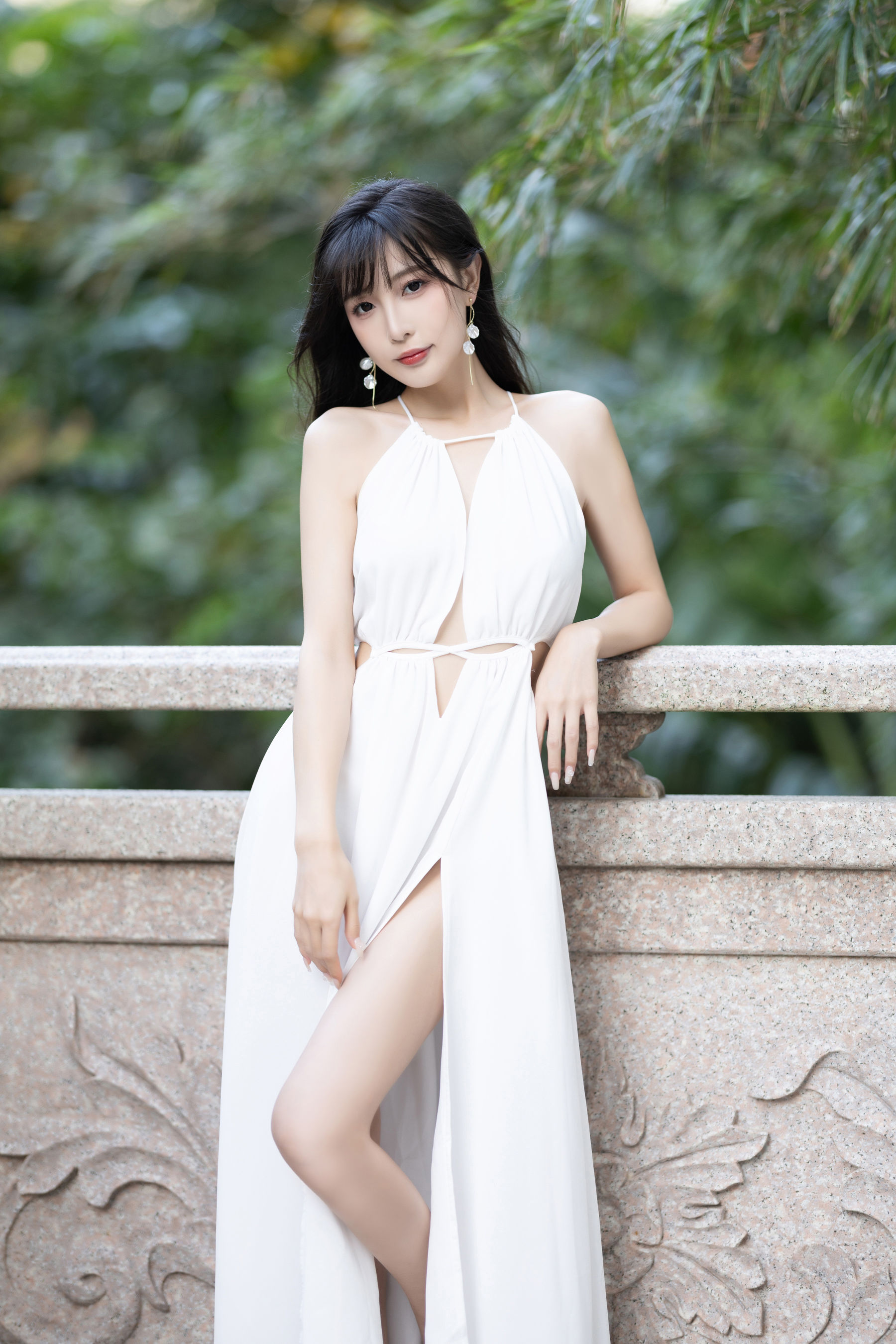 林星阑 - 白色连衣裙