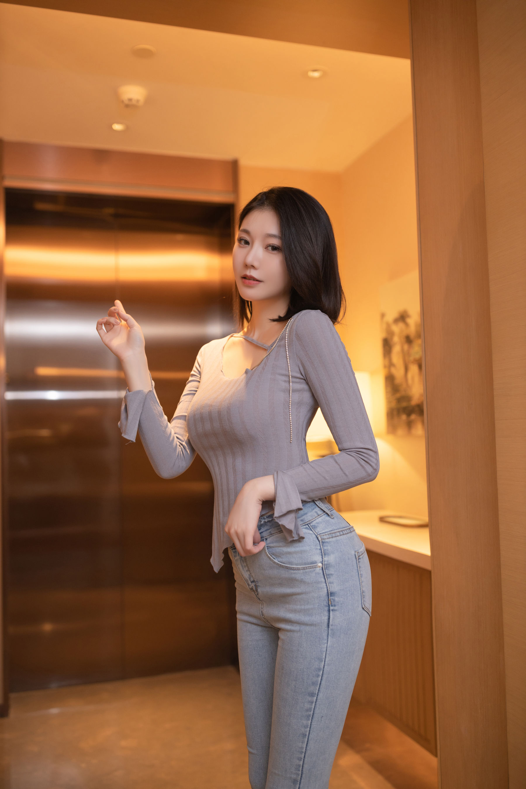 安然 - 紧身牛仔裤