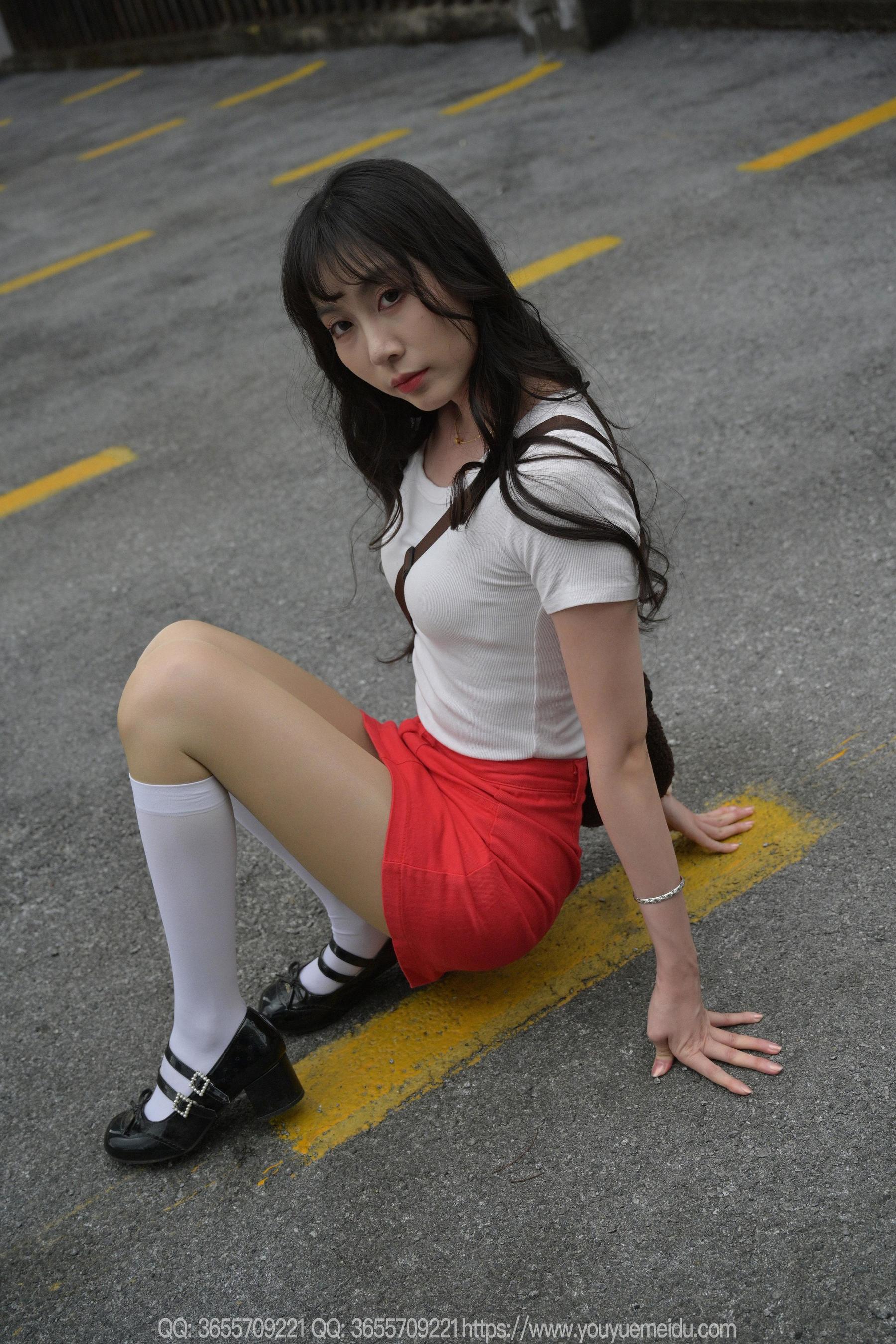 IESS异思趣向 - 模特： 团团 《红裙子（上）》