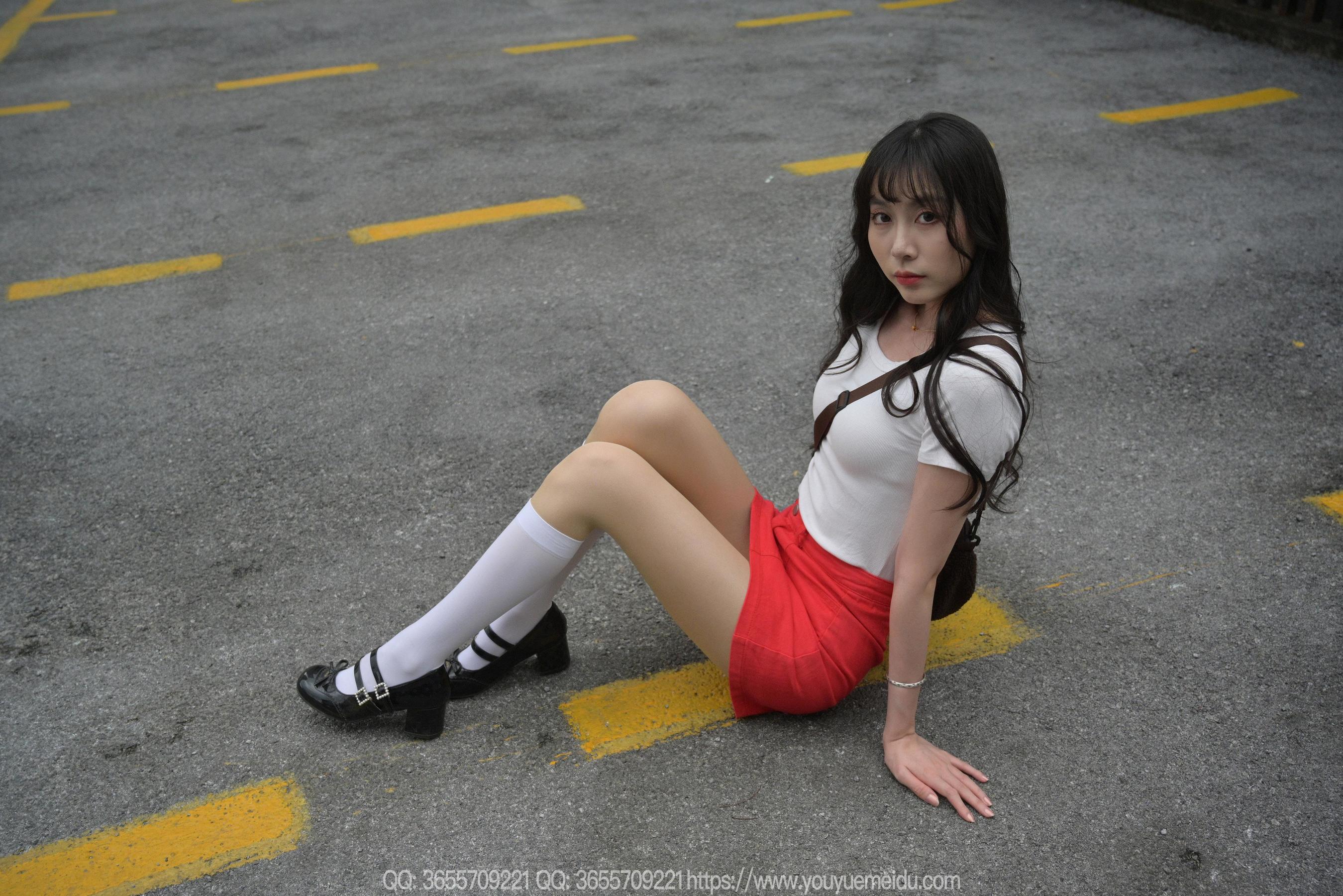 IESS异思趣向 - 模特： 团团 《红裙子（上）》