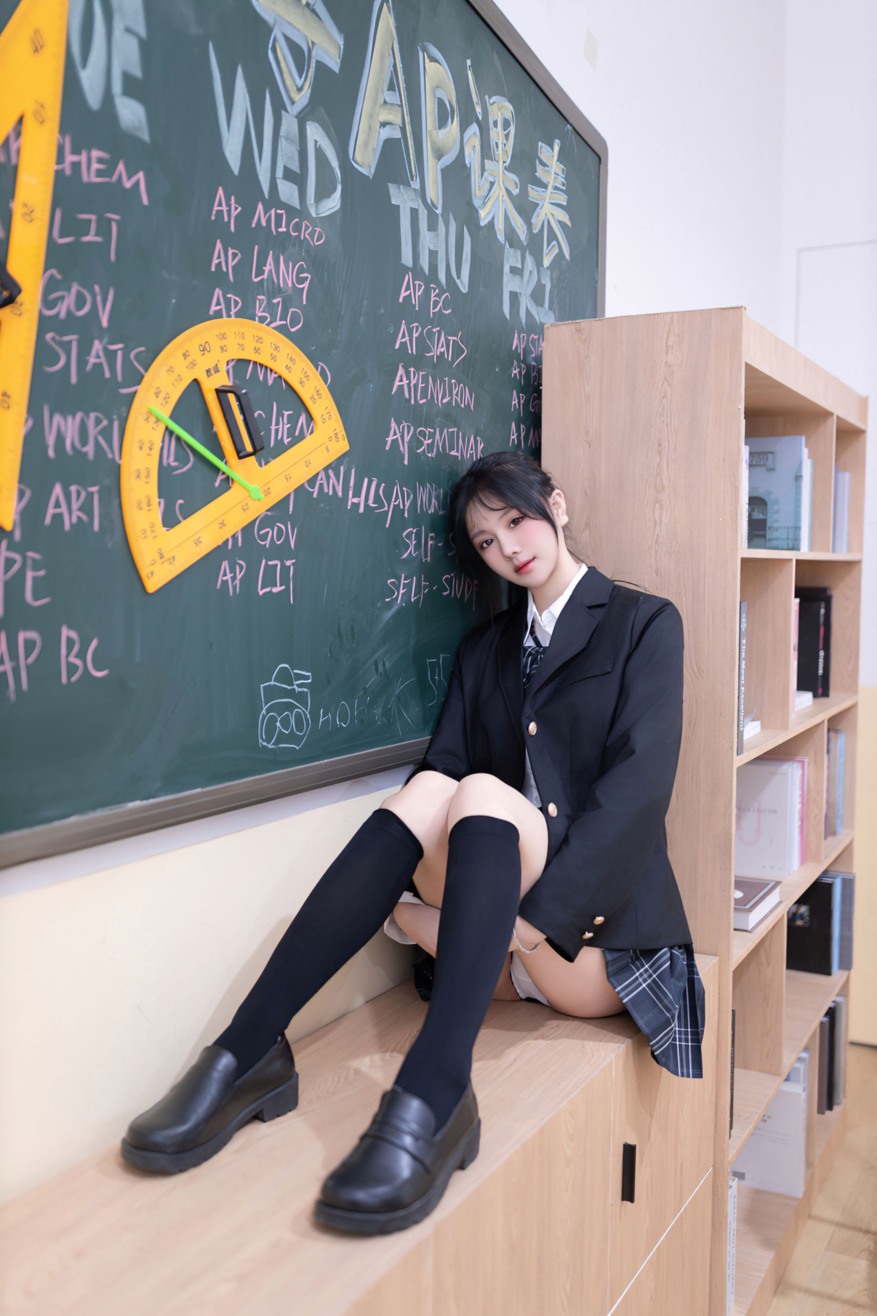 谢小蒽 教室调教写真