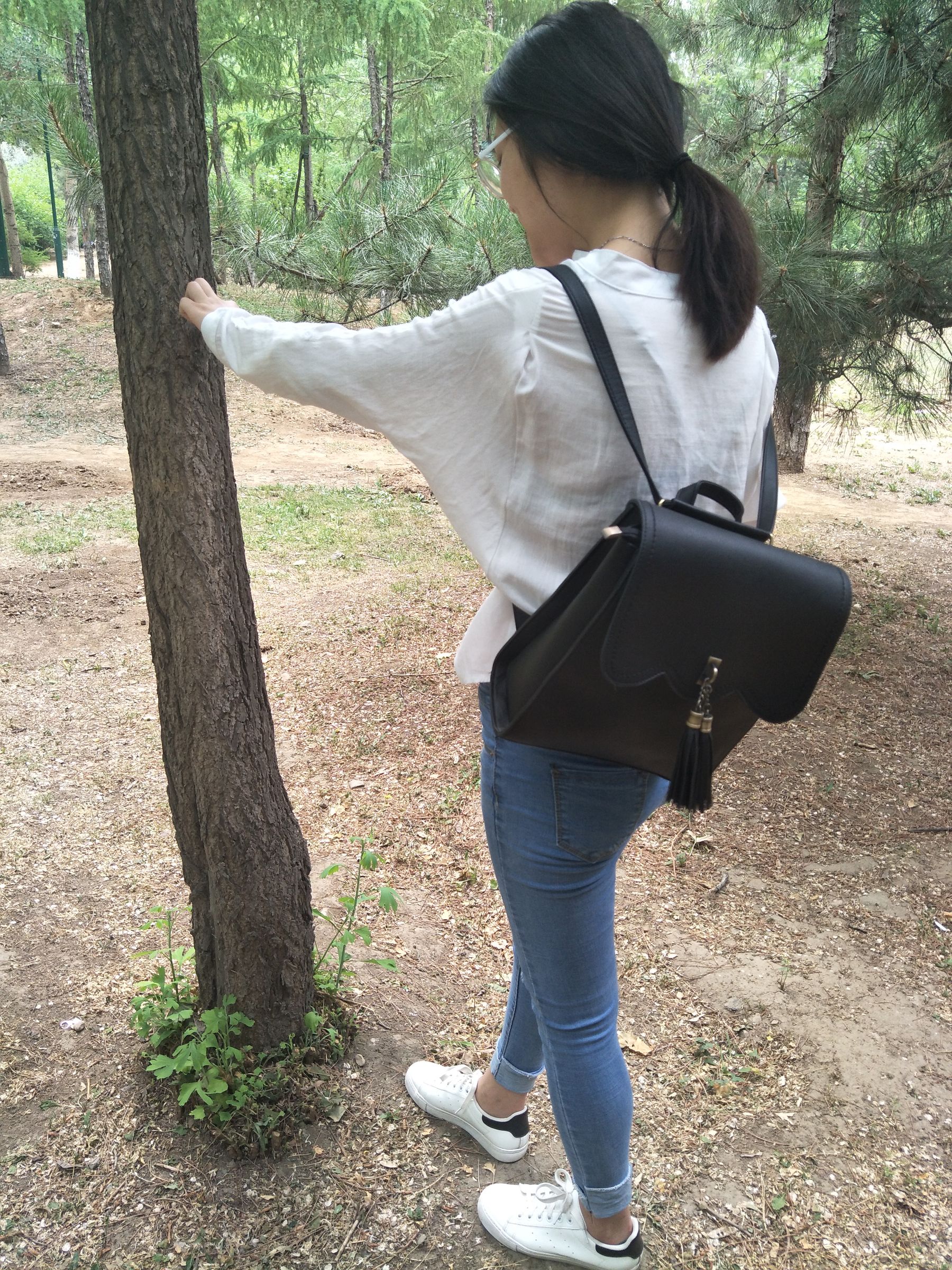 紧身堂妹约出换网袜