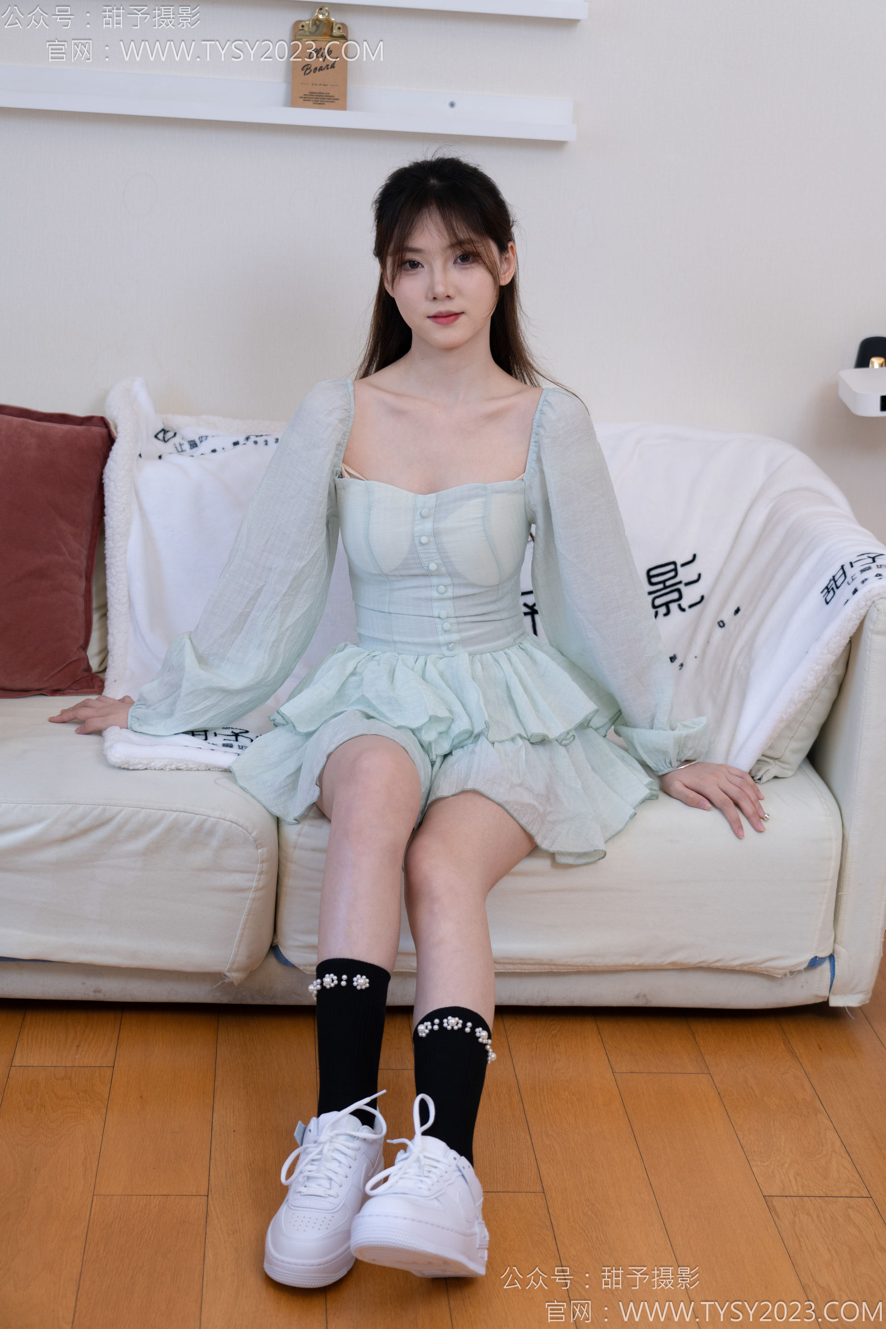 甜予摄影 No.136 璇璇 - 板鞋、黑棉袜