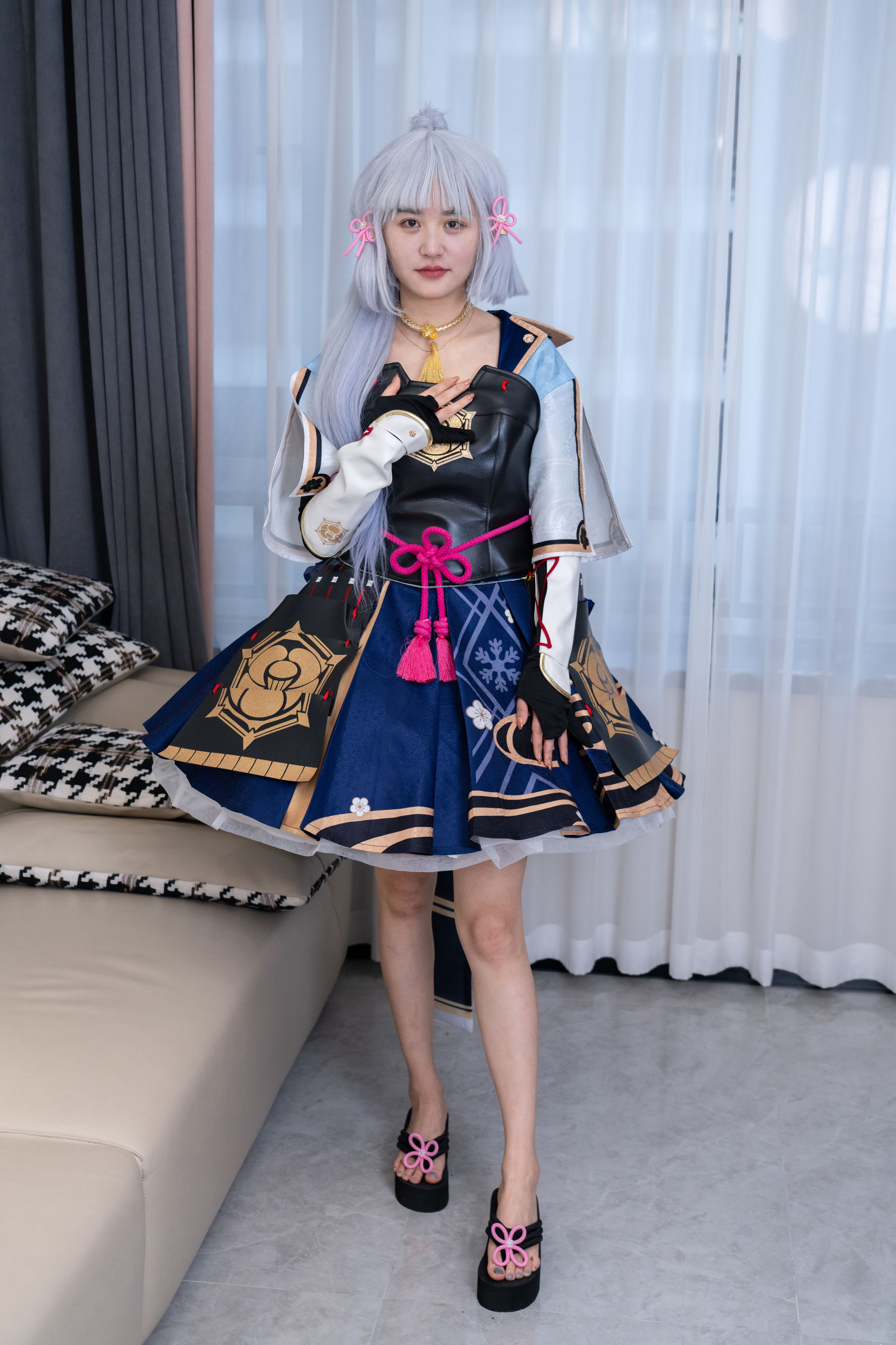 甜予摄影 No.141 澜澜 - cos服人字拖、白丝、裸足、挠脚心剧情