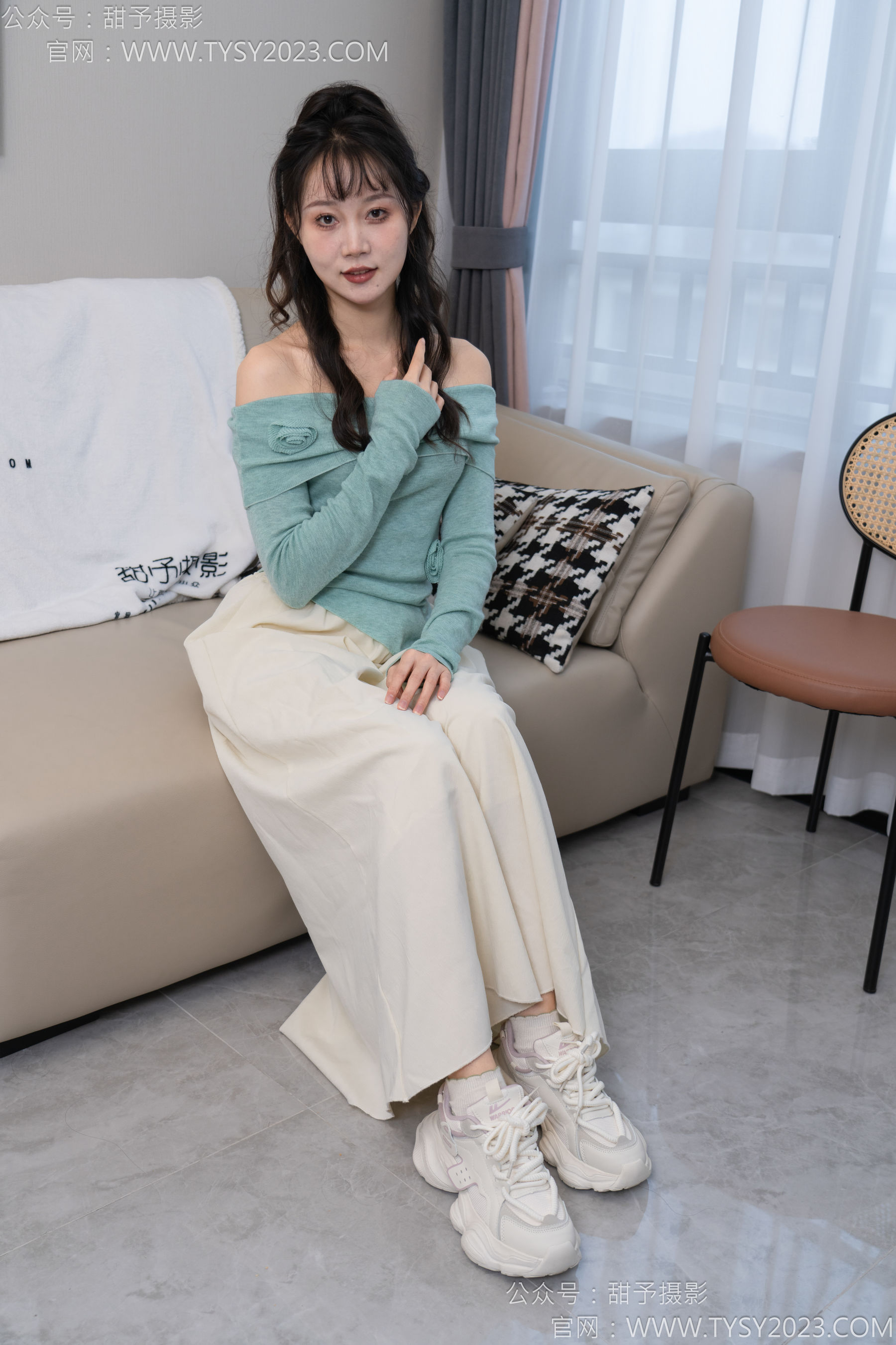 甜予摄影 No.125 丹丹 - 运动鞋、白棉袜、裸足