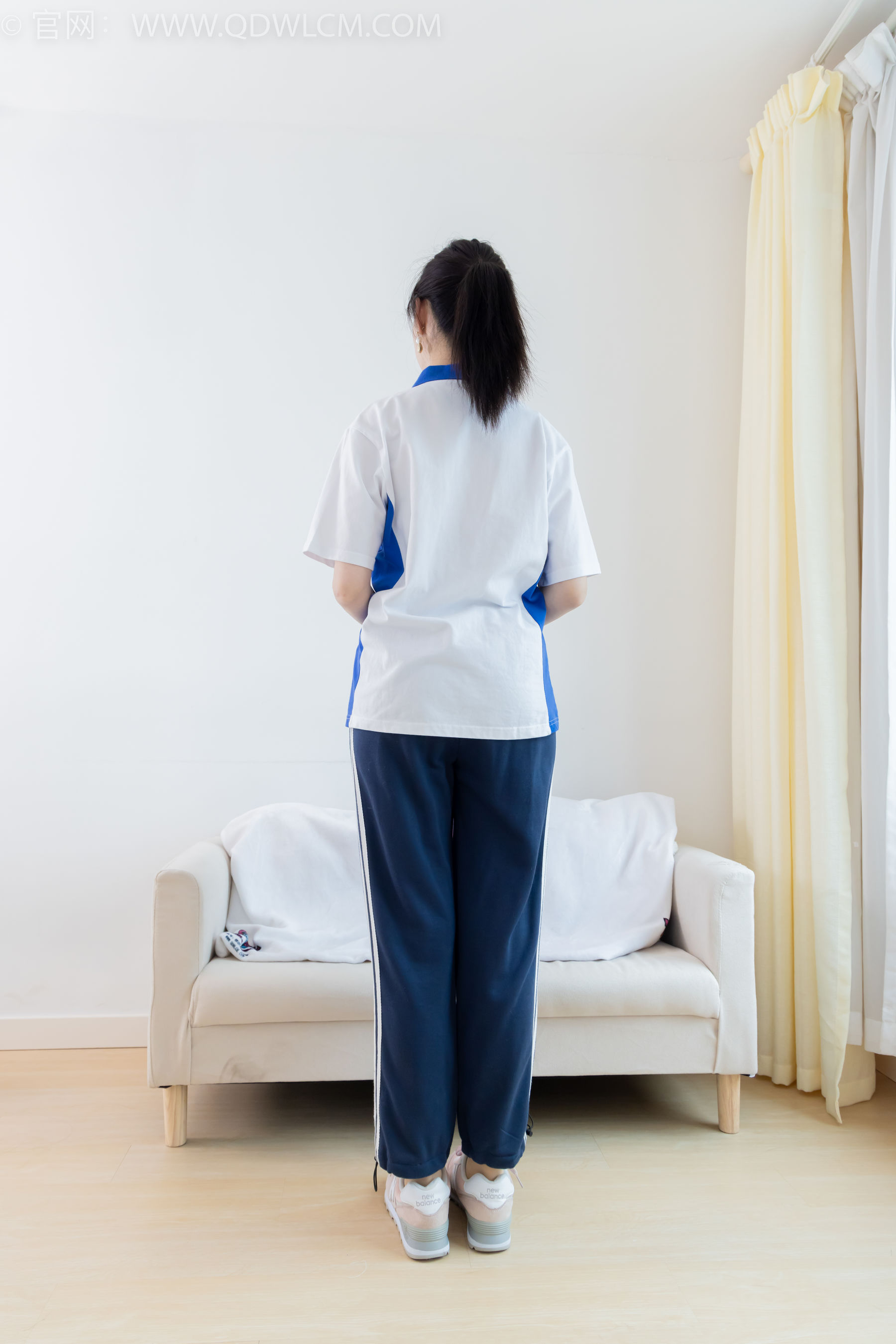 物恋传媒 No.2314 恬恬 - 运动鞋、厚肉丝、校服裤里丝