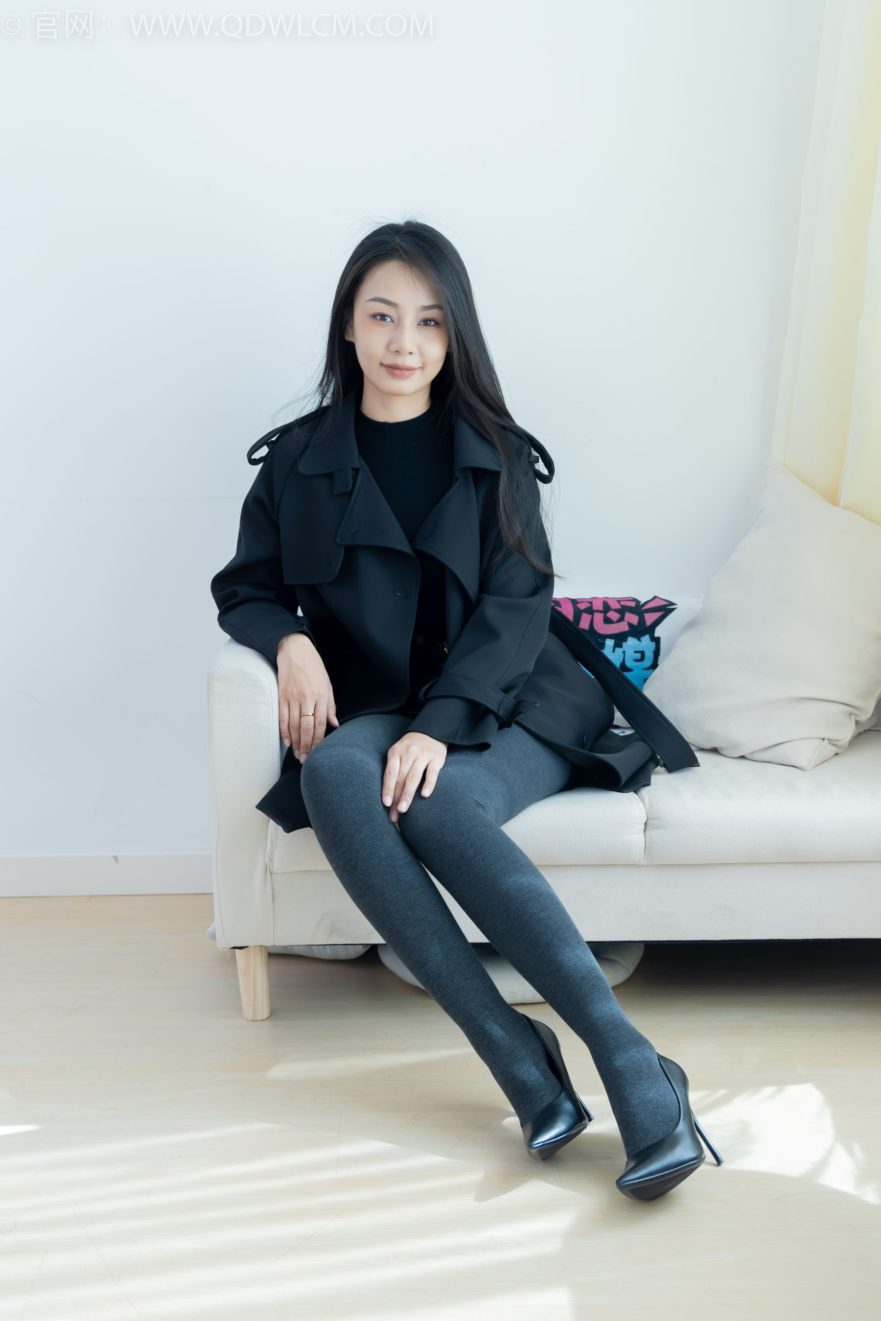 物恋传媒 No.2313 岚岚 - 高跟鞋、厚灰丝