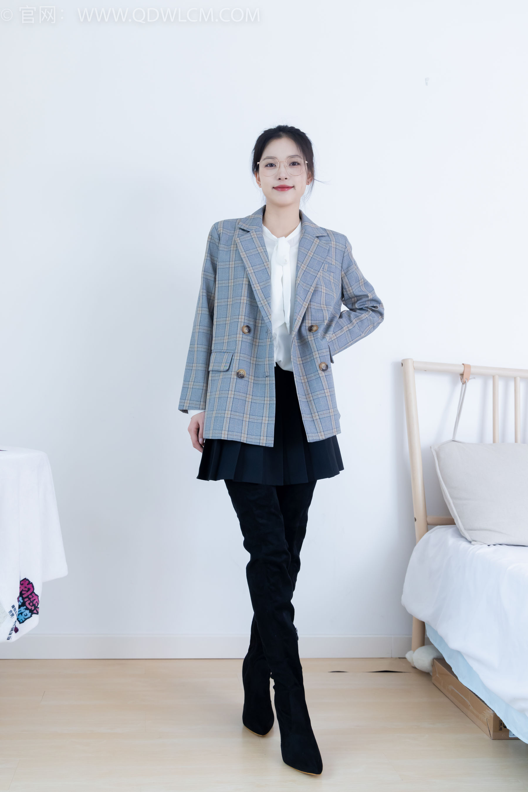 物恋传媒 No.2349 茯苓 - 高跟长靴、高跟凉鞋、厚肉丝、薄黑丝