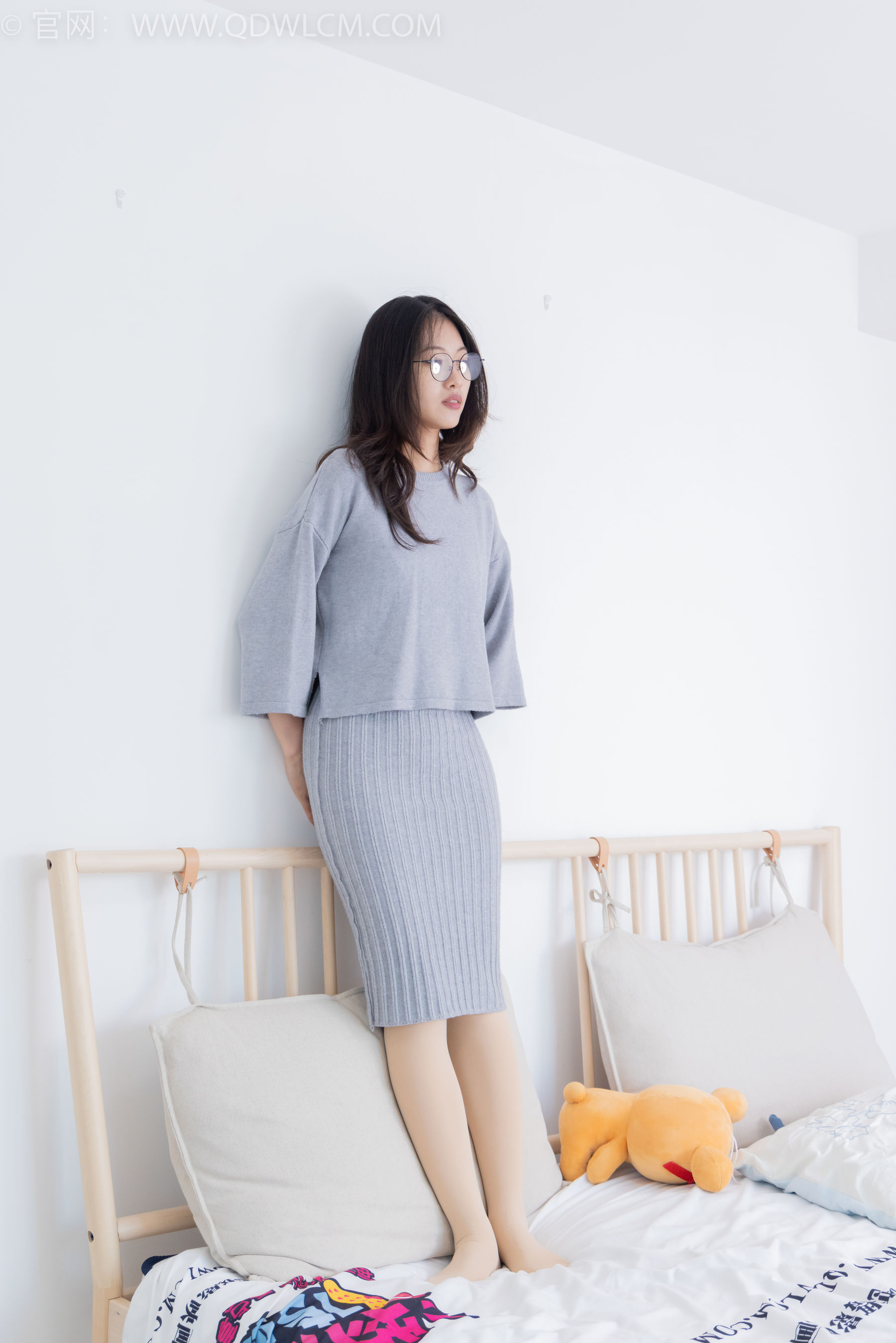 物恋传媒 No.2360 小优 - 平底鞋、厚肉丝