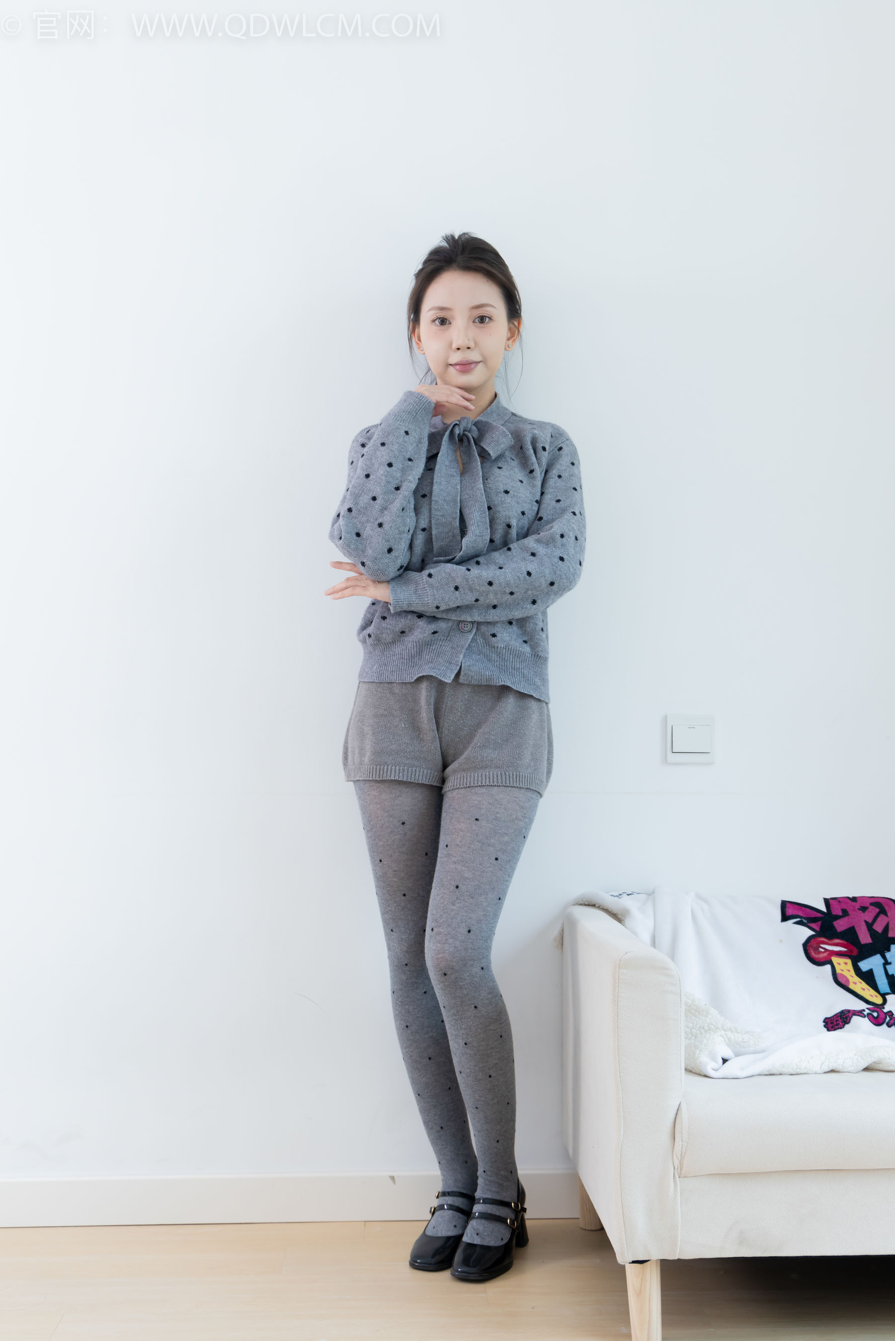 物恋传媒 No.2355 小曦 - 皮鞋、厚灰丝