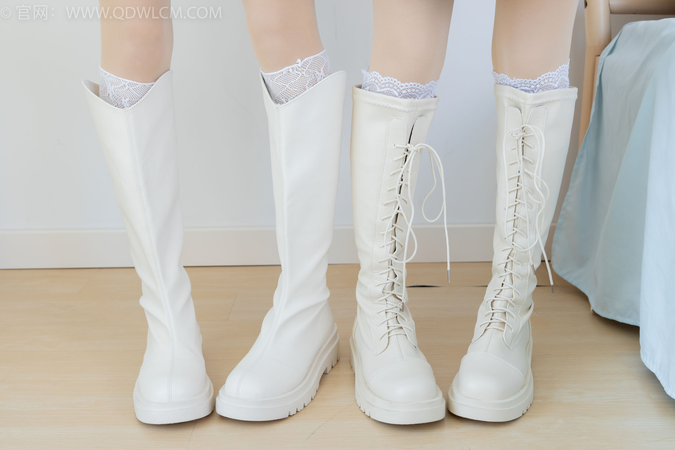 物恋传媒 No.2375 茯苓&闪闪 - 长靴、白棉袜、厚肉丝