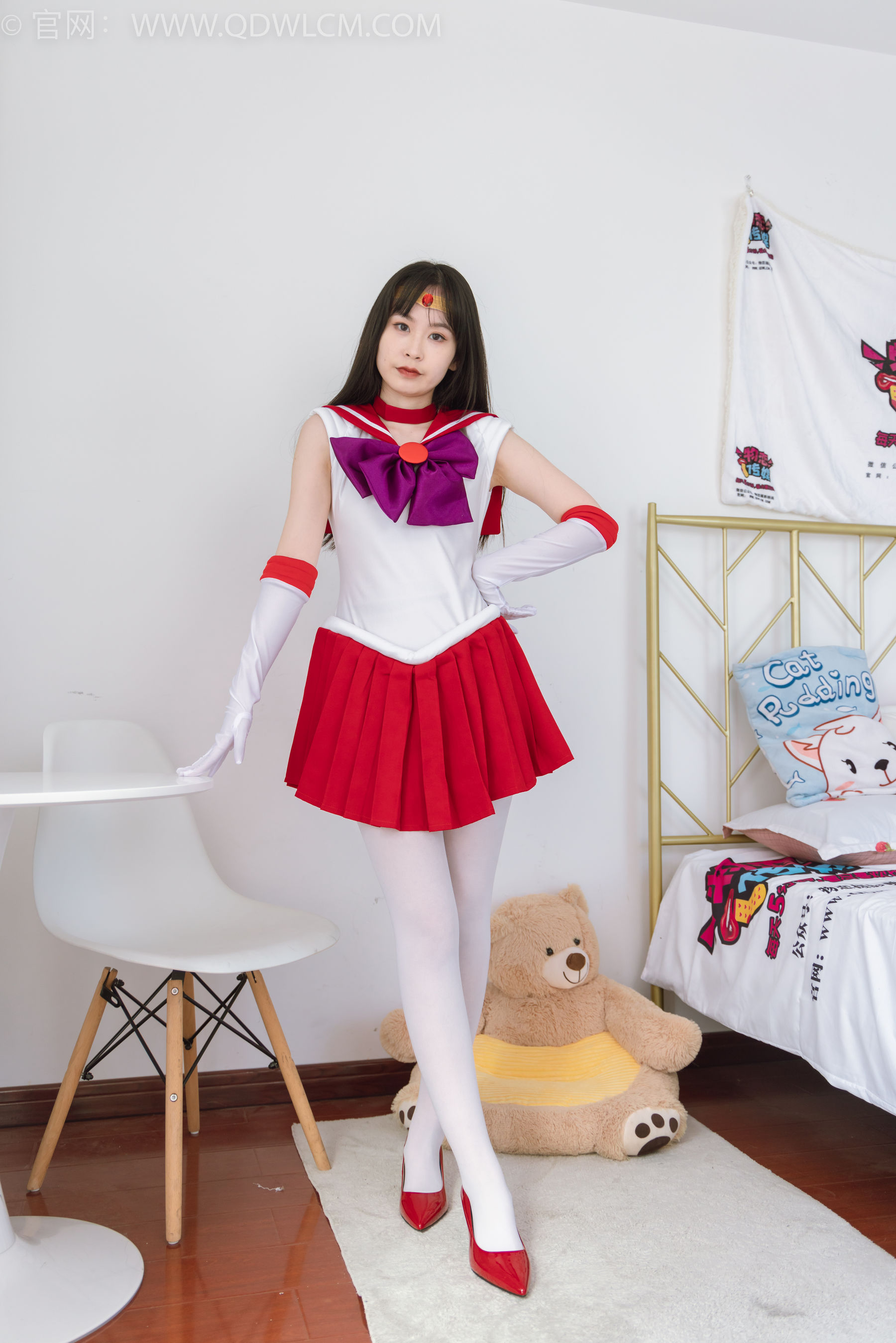 物恋传媒 No.2373 兮兮 - cos制服、高跟鞋、厚白丝