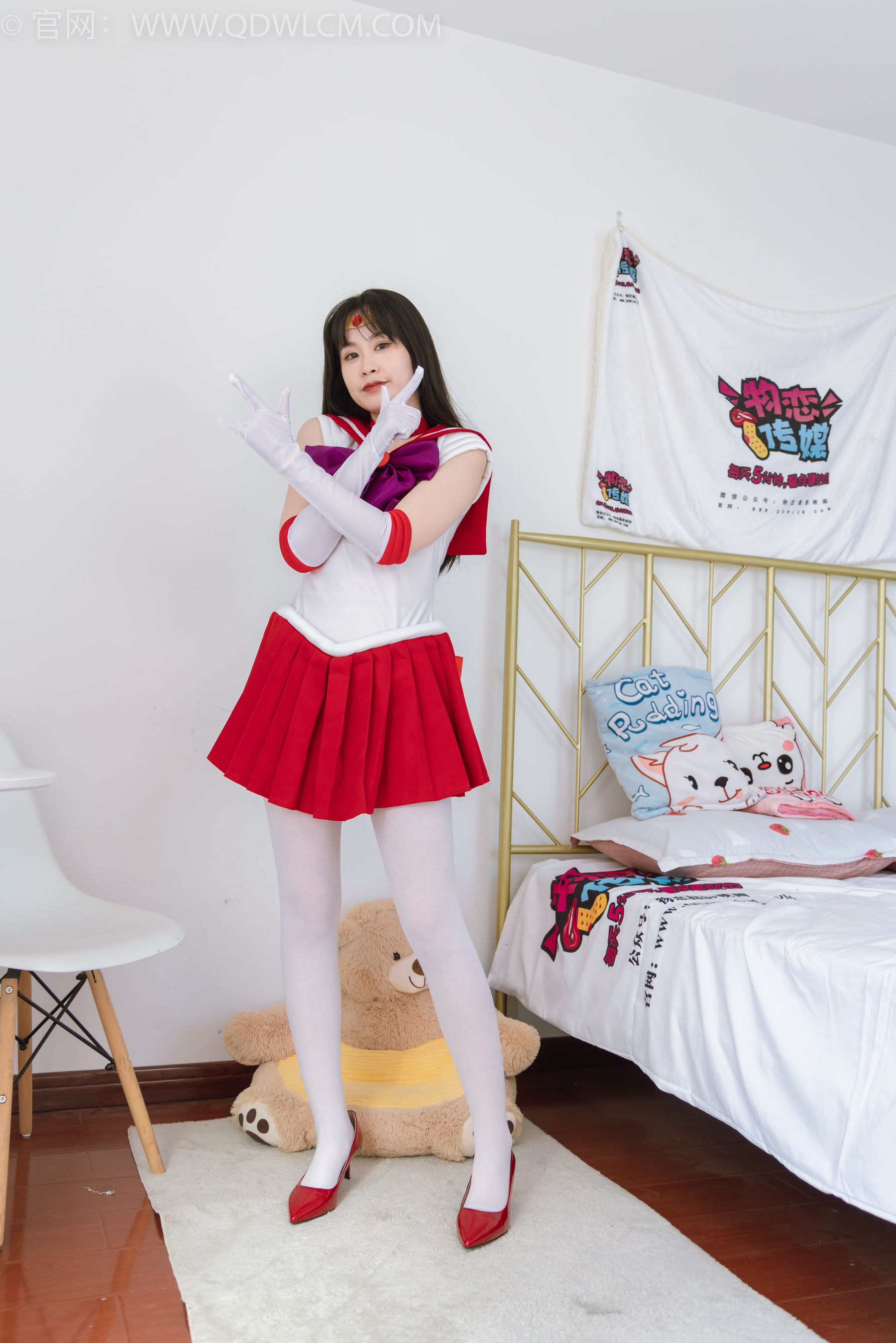 物恋传媒 No.2373 兮兮 - cos制服、高跟鞋、厚白丝