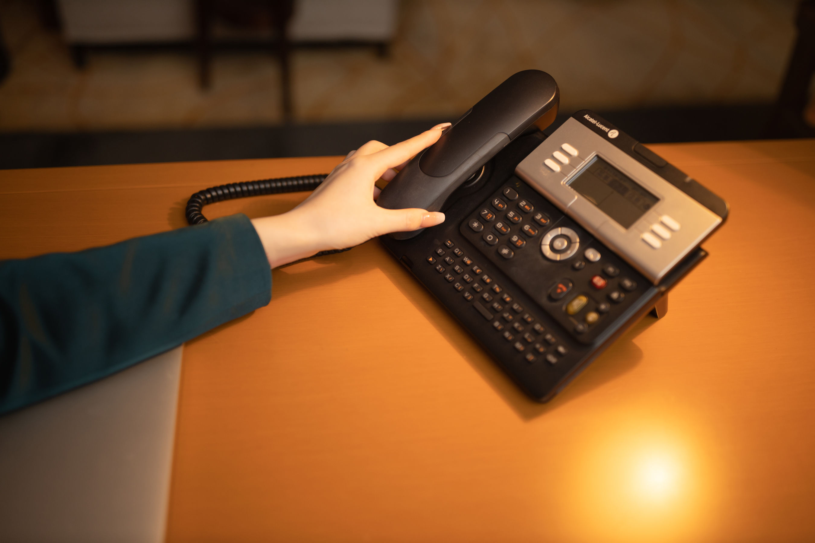 鱼子酱 - 寂寞女老板