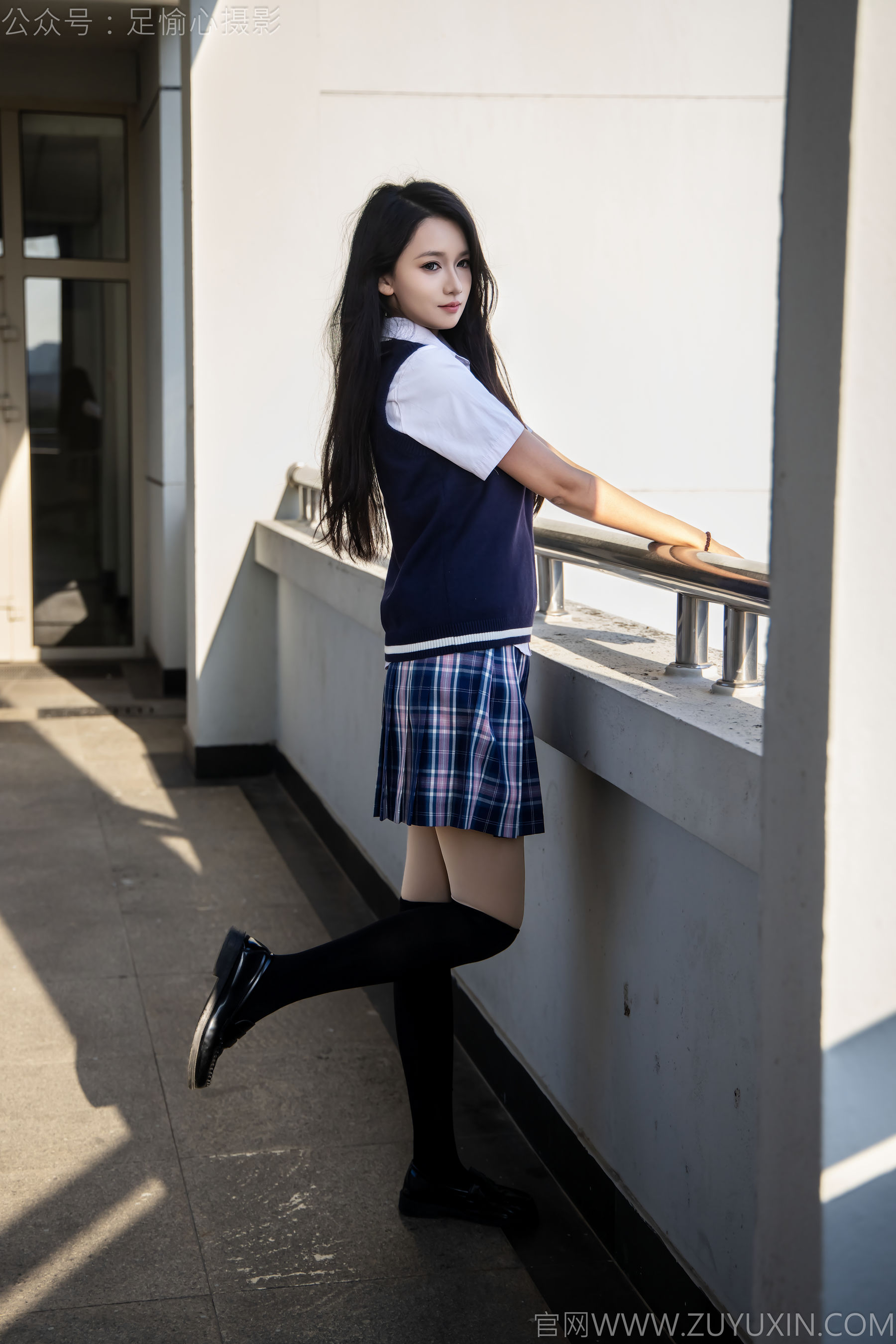 足愉心 No.019 果酱 （搭配：JK制服、小皮鞋、黑色丝袜、肉色打底裤）