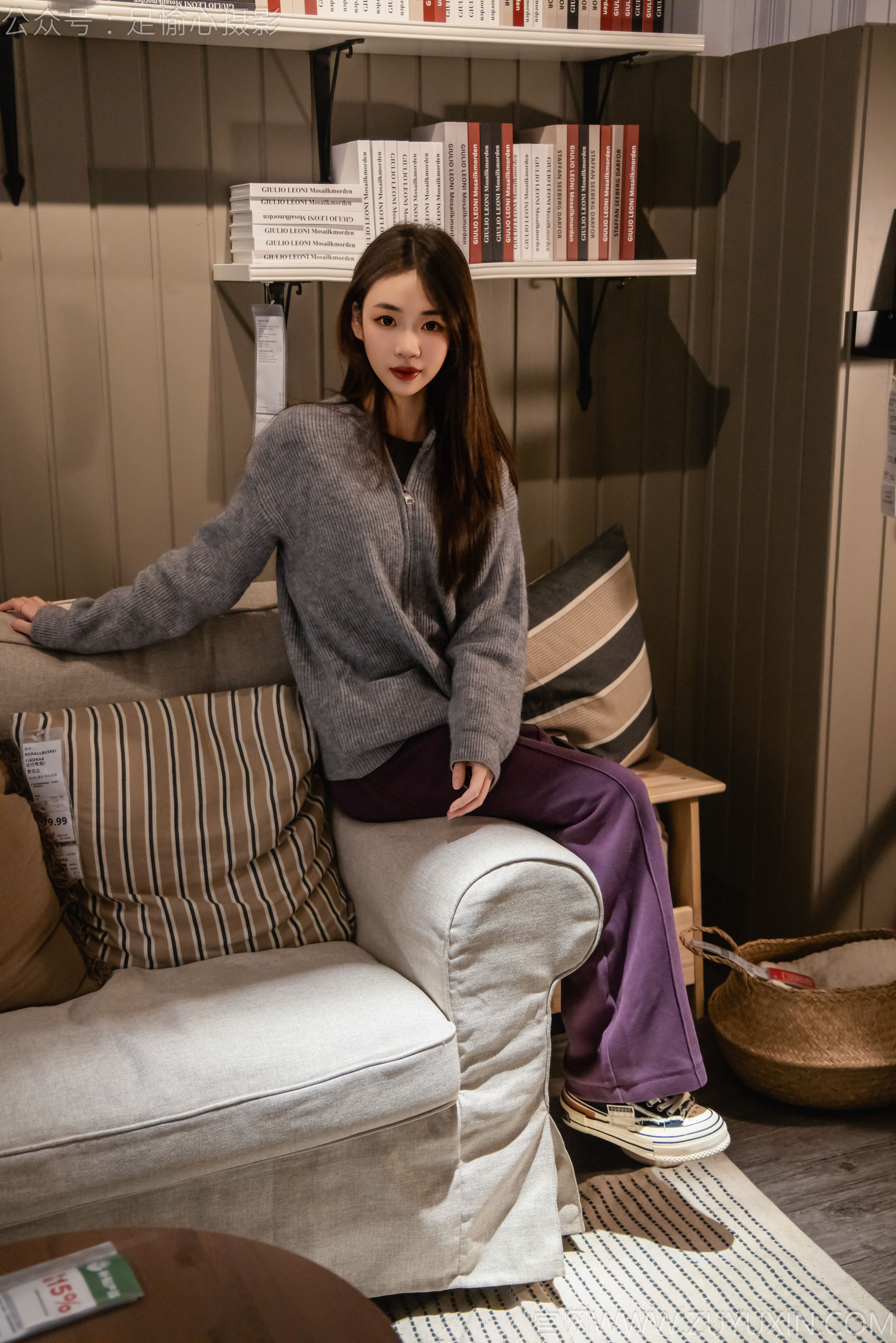 足愉心 No.016 软软 （搭配：灰色线套、紫色长裤、帆布鞋、卡通棉袜、裸足）