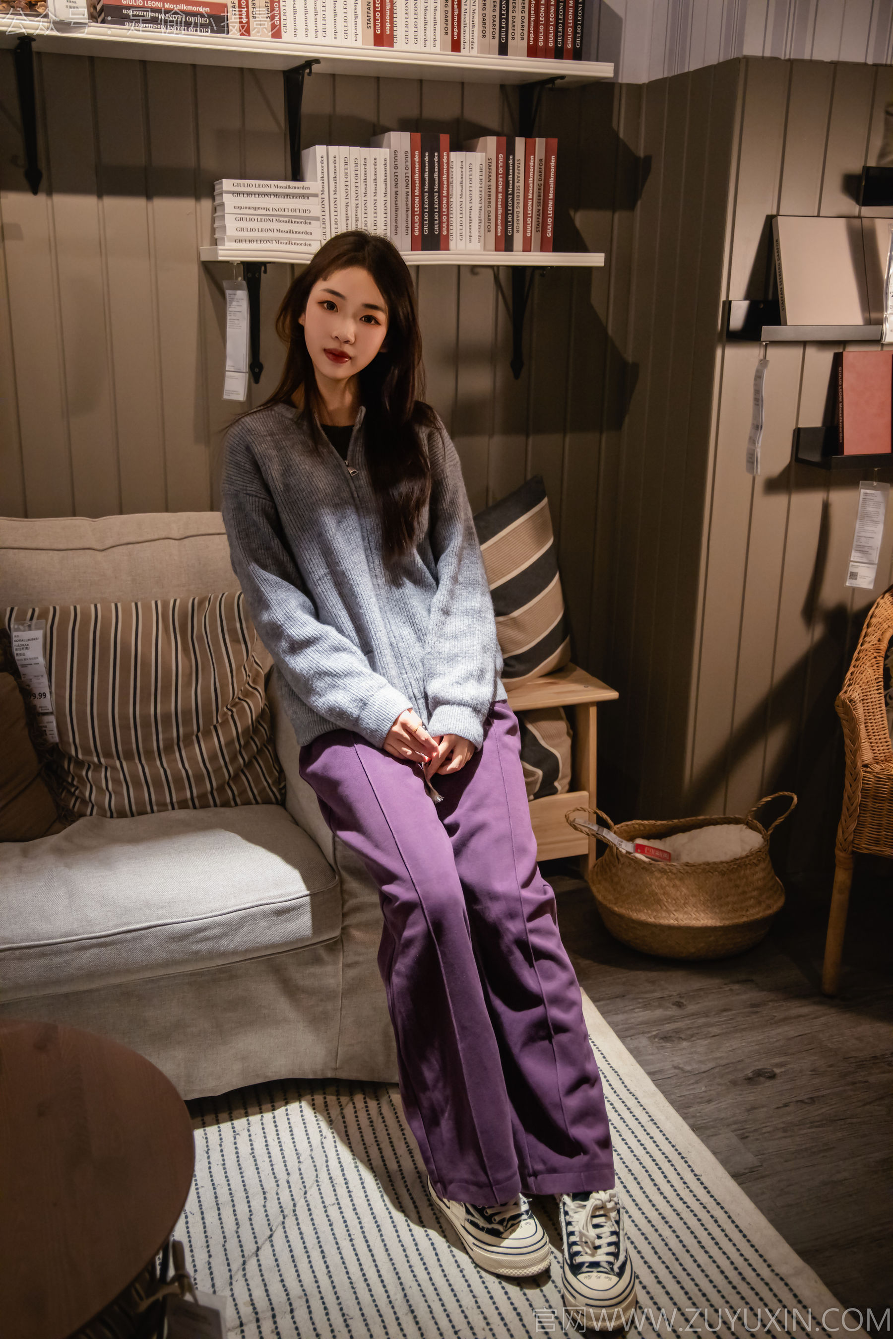 足愉心 No.016 软软 （搭配：灰色线套、紫色长裤、帆布鞋、卡通棉袜、裸足）