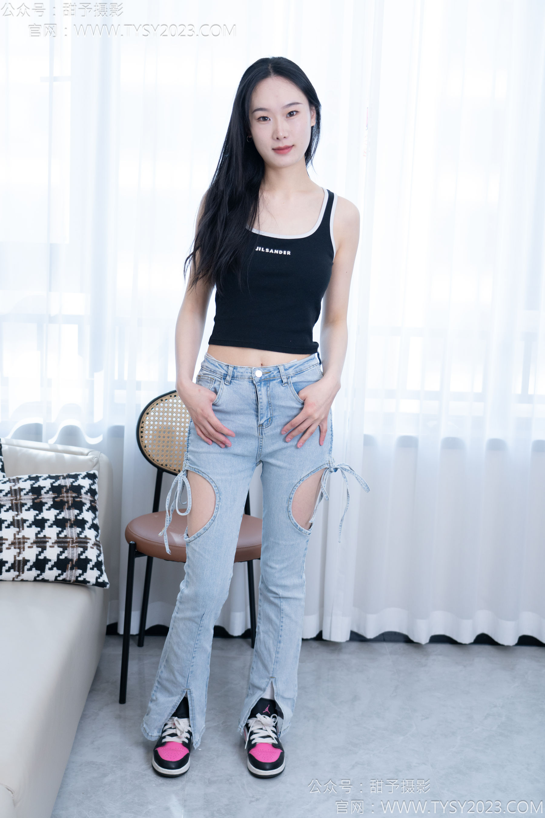 甜予摄影 No.181 小容 - 板鞋、白棉袜、裸足