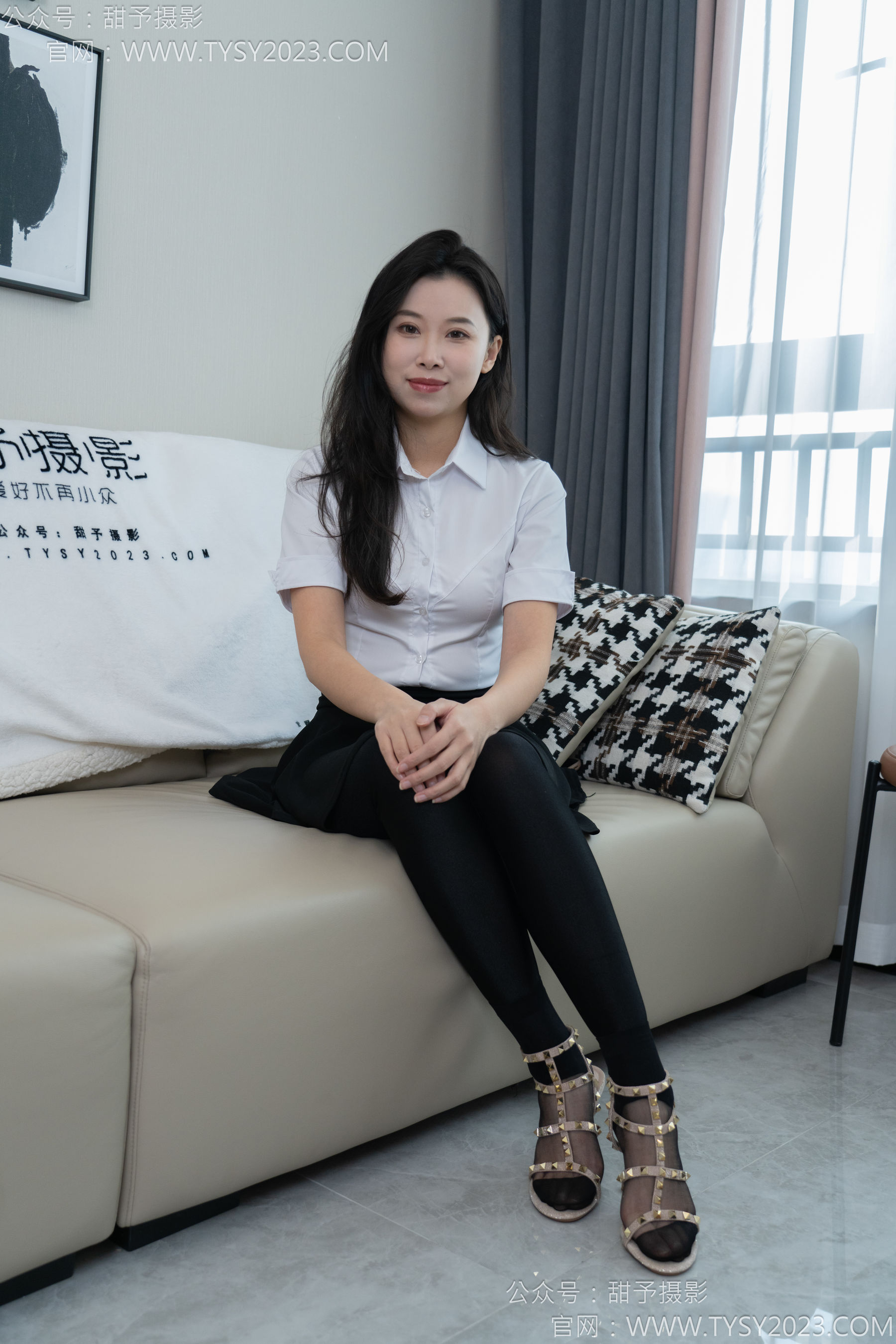 甜予摄影 No.158 梦梦 - 高跟鞋、短肉丝、短黑丝、裸足