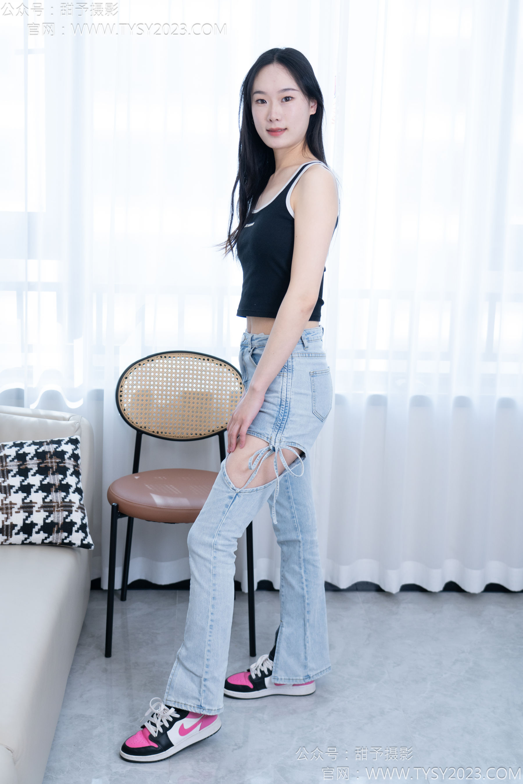 甜予摄影 No.181 小容 - 板鞋、白棉袜、裸足