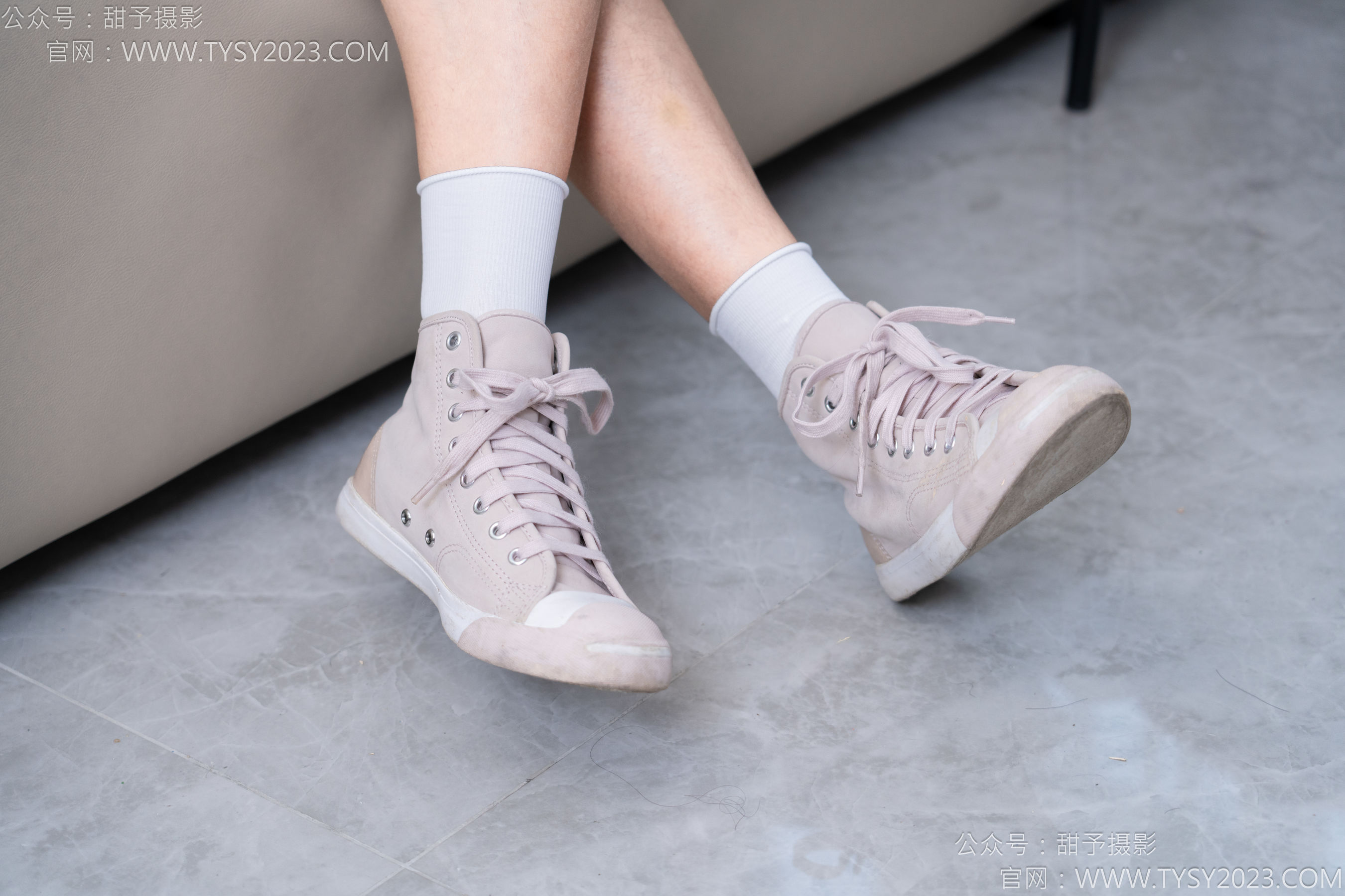 甜予摄影 No.186 娃娃 - 帆布鞋、白棉袜、裸足