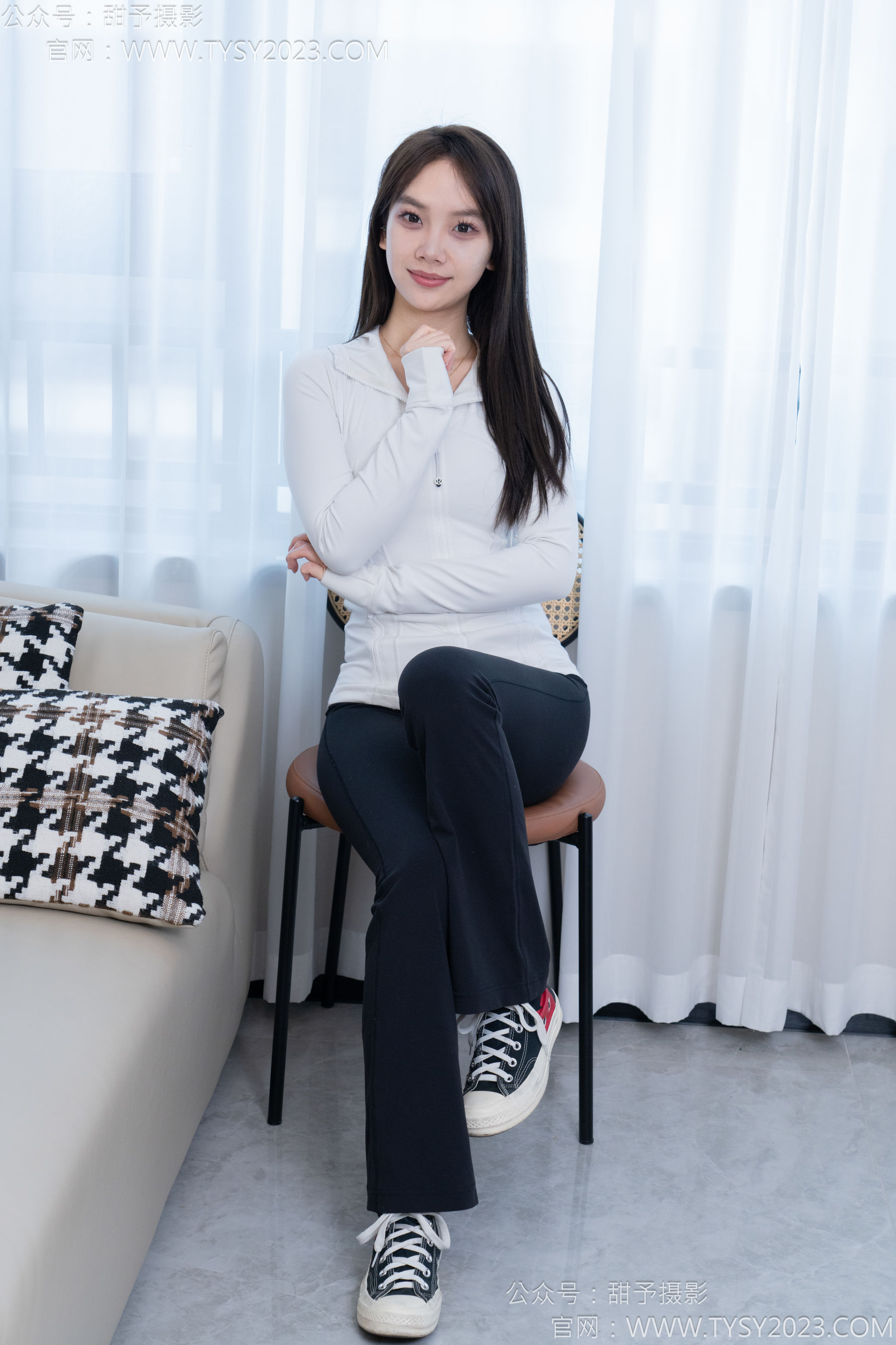 甜予摄影 No.169 贝壳 - 帆布鞋、白棉袜、裸足