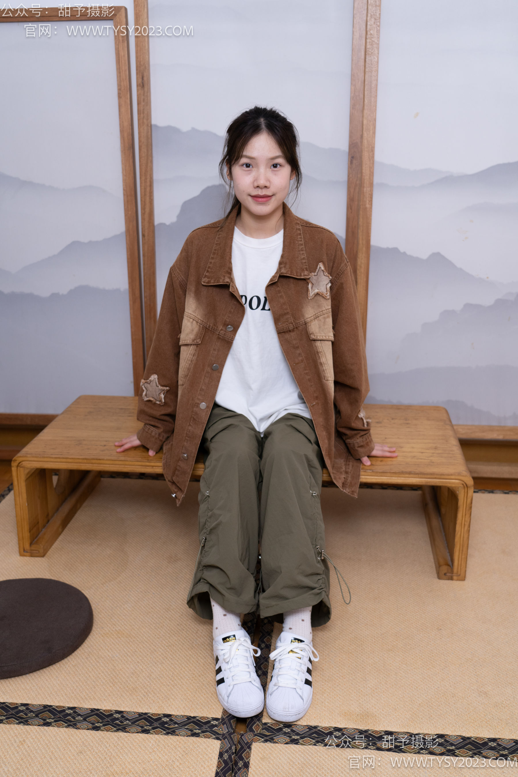 甜予摄影 No.161 双双 - 板鞋、白棉袜、裸足