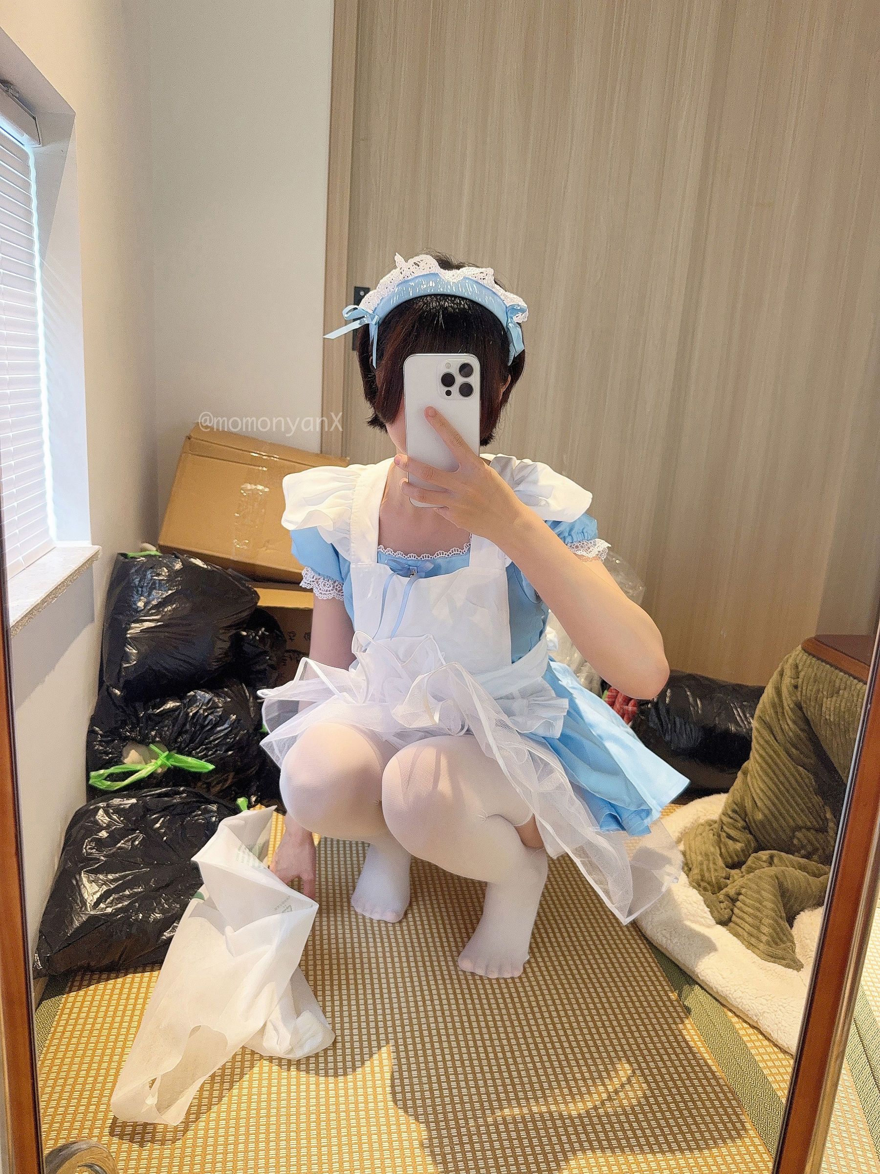 NAGISA魔物喵 [fantia] ゴミ屋敷掃除してるメイドさん