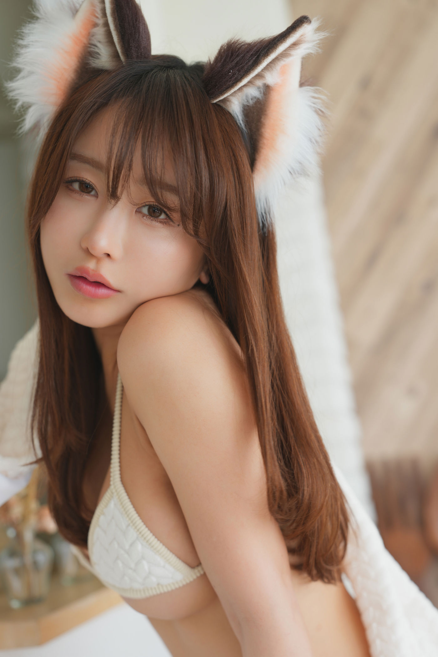 いくみ – (193iKkyu3) [Fantia] [2025.04.13] Fluffy Sunbathing Cat