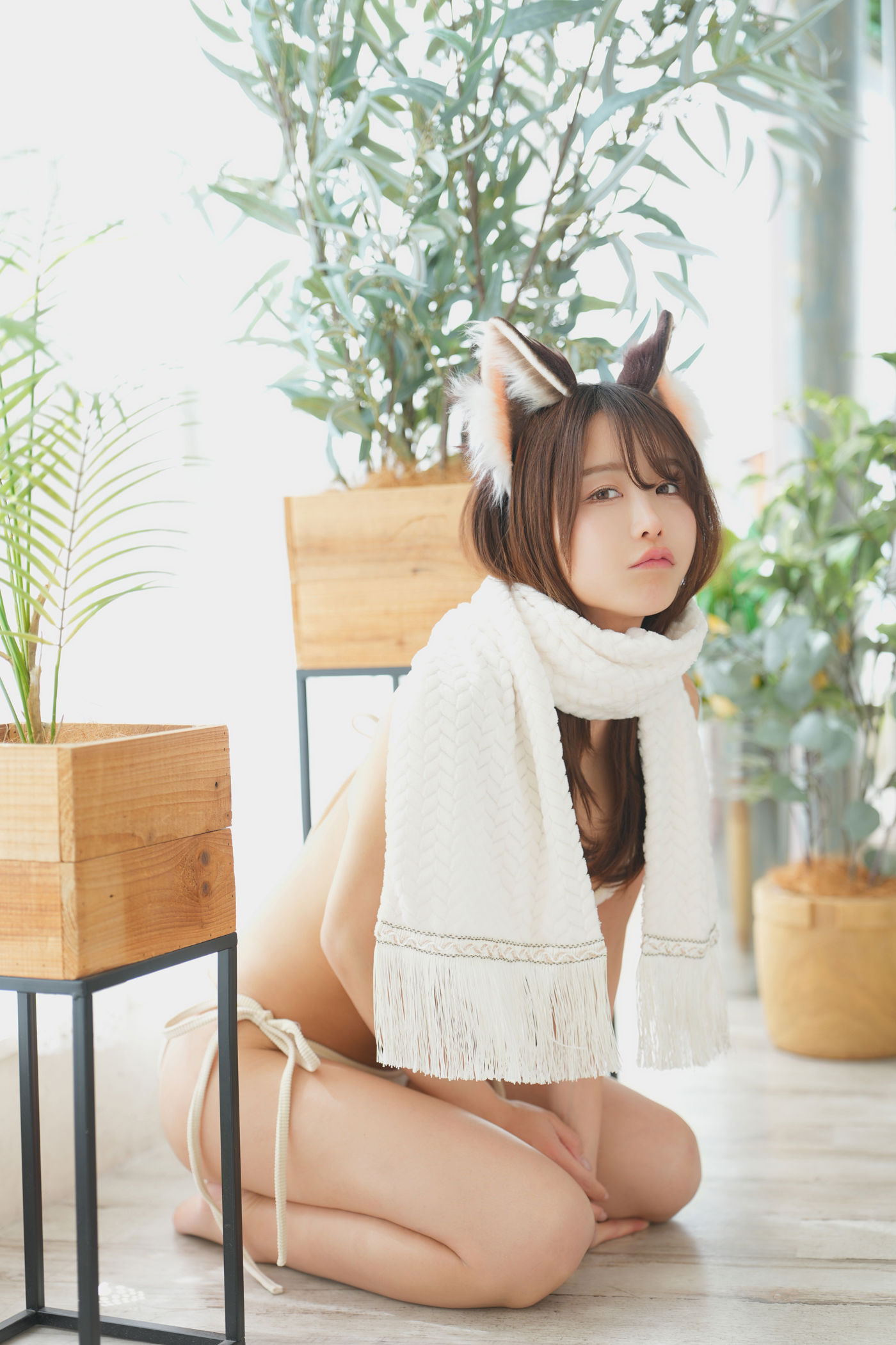 いくみ – (193iKkyu3) [Fantia] [2025.04.13] Fluffy Sunbathing Cat