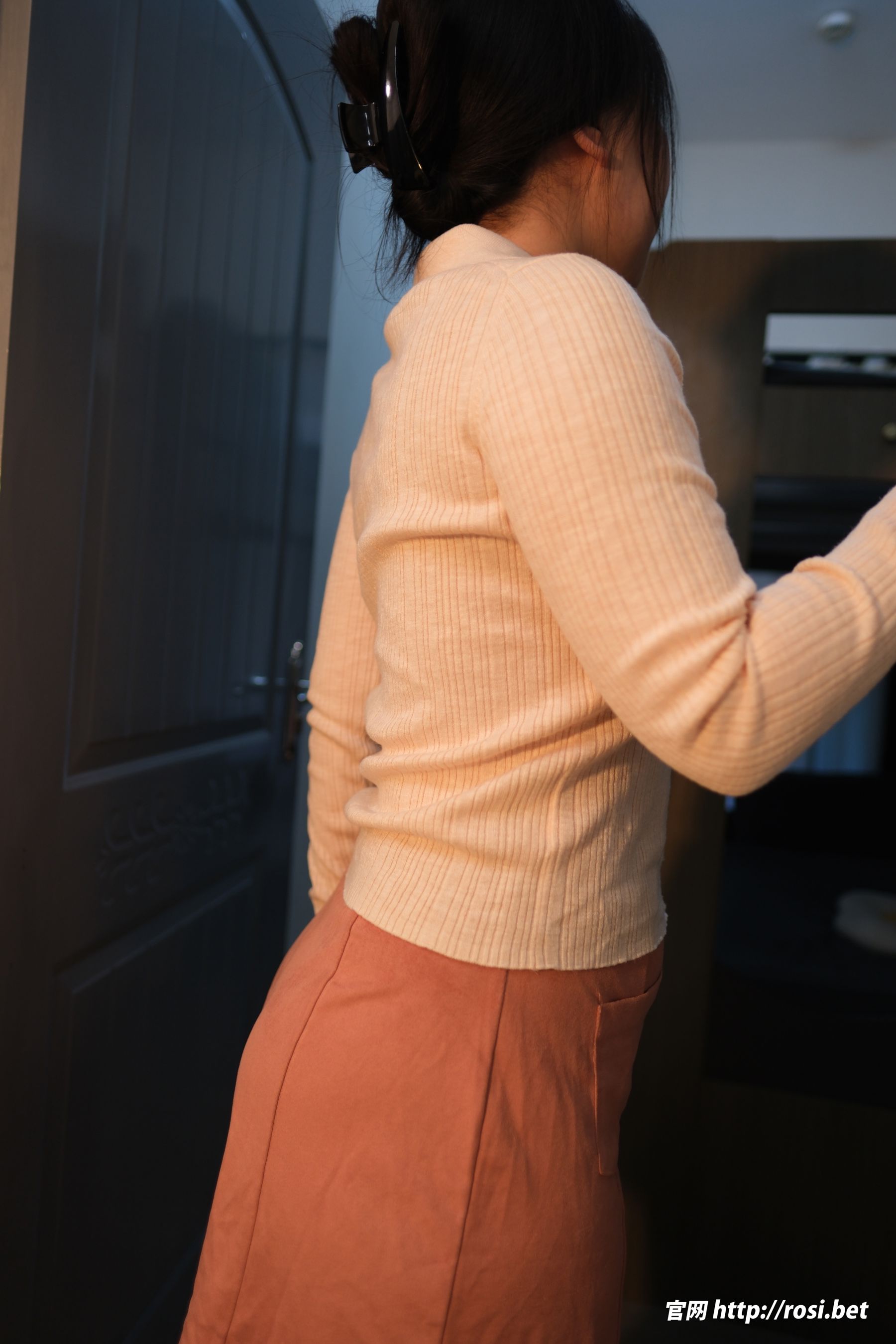 [ROSI写真] 2025.10.23 NO.5071