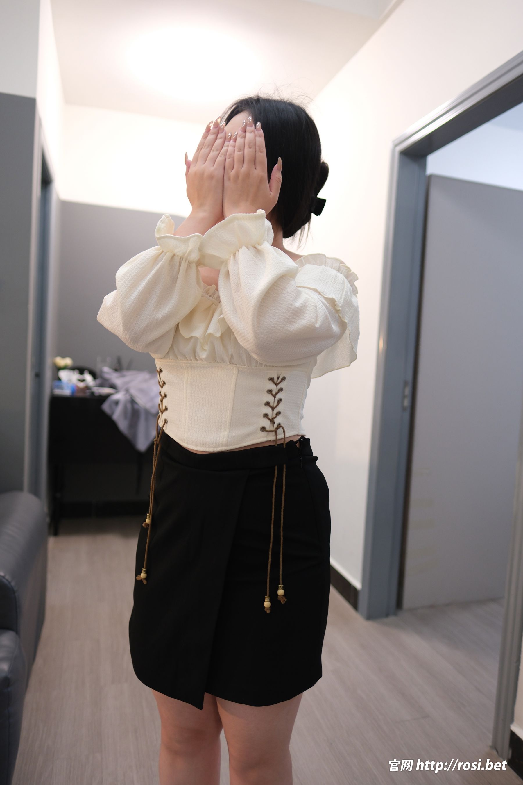 [ROSI写真] 2025.10.09 NO.5057