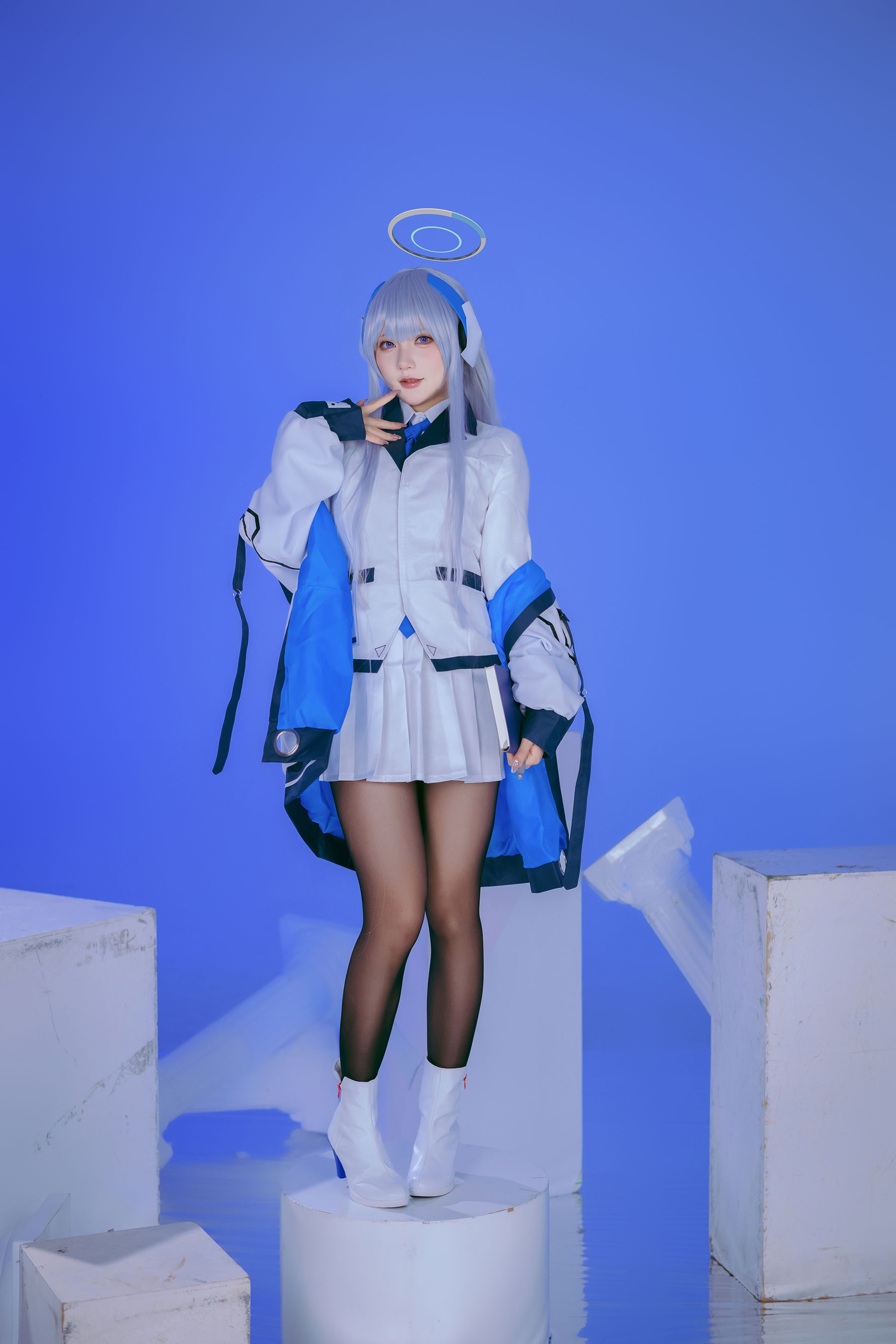 是一只熊仔吗 - 潮乃亚 蔚蓝档案