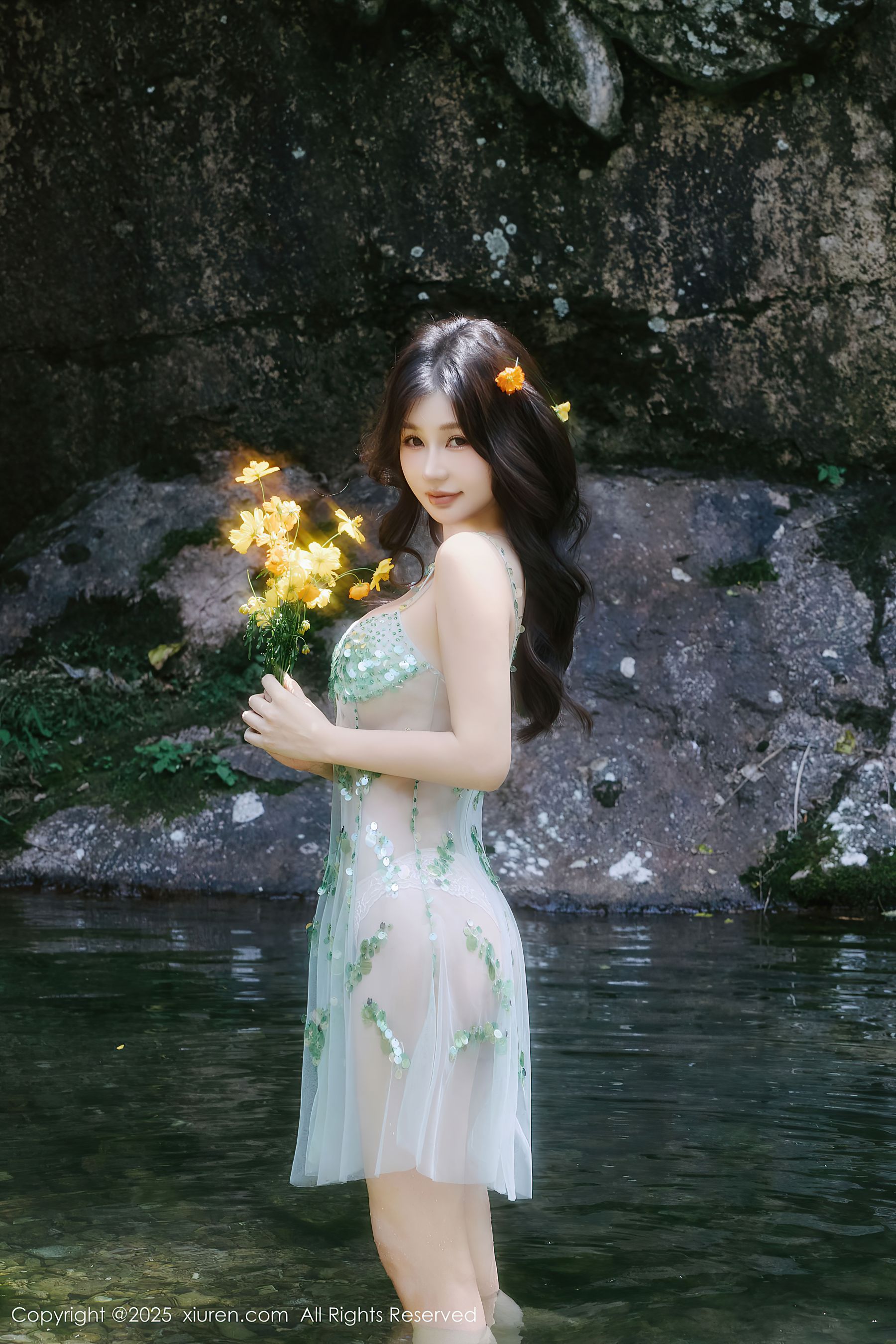 [秀人XiuRen] 2025.09.11 No.10756 尹甜甜sunny