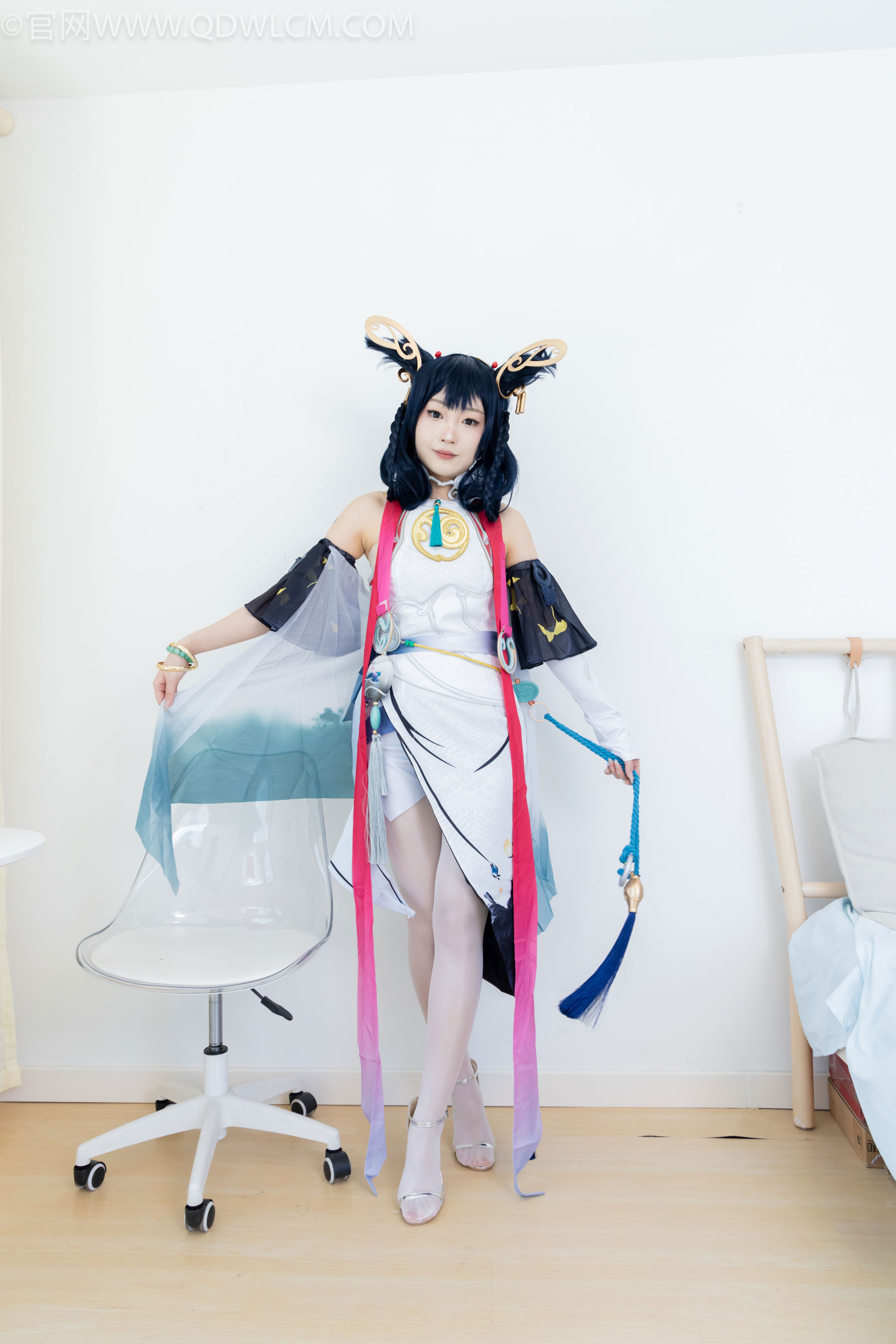 物恋传媒 No.2478 嘟嘟 - cos服、高跟凉鞋、薄白丝、薄黑丝