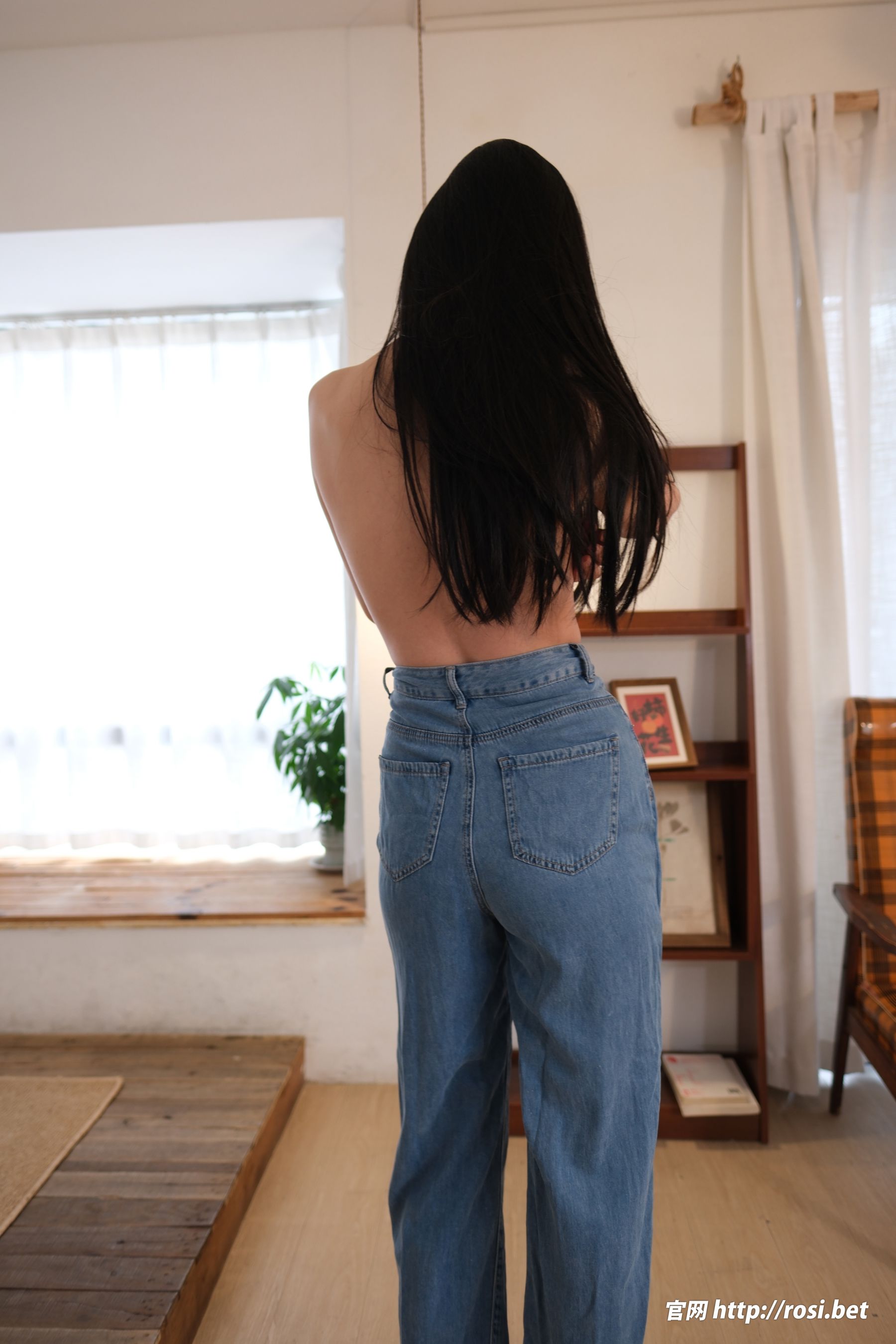 [ROSI写真] 2025.11.01 NO.5080