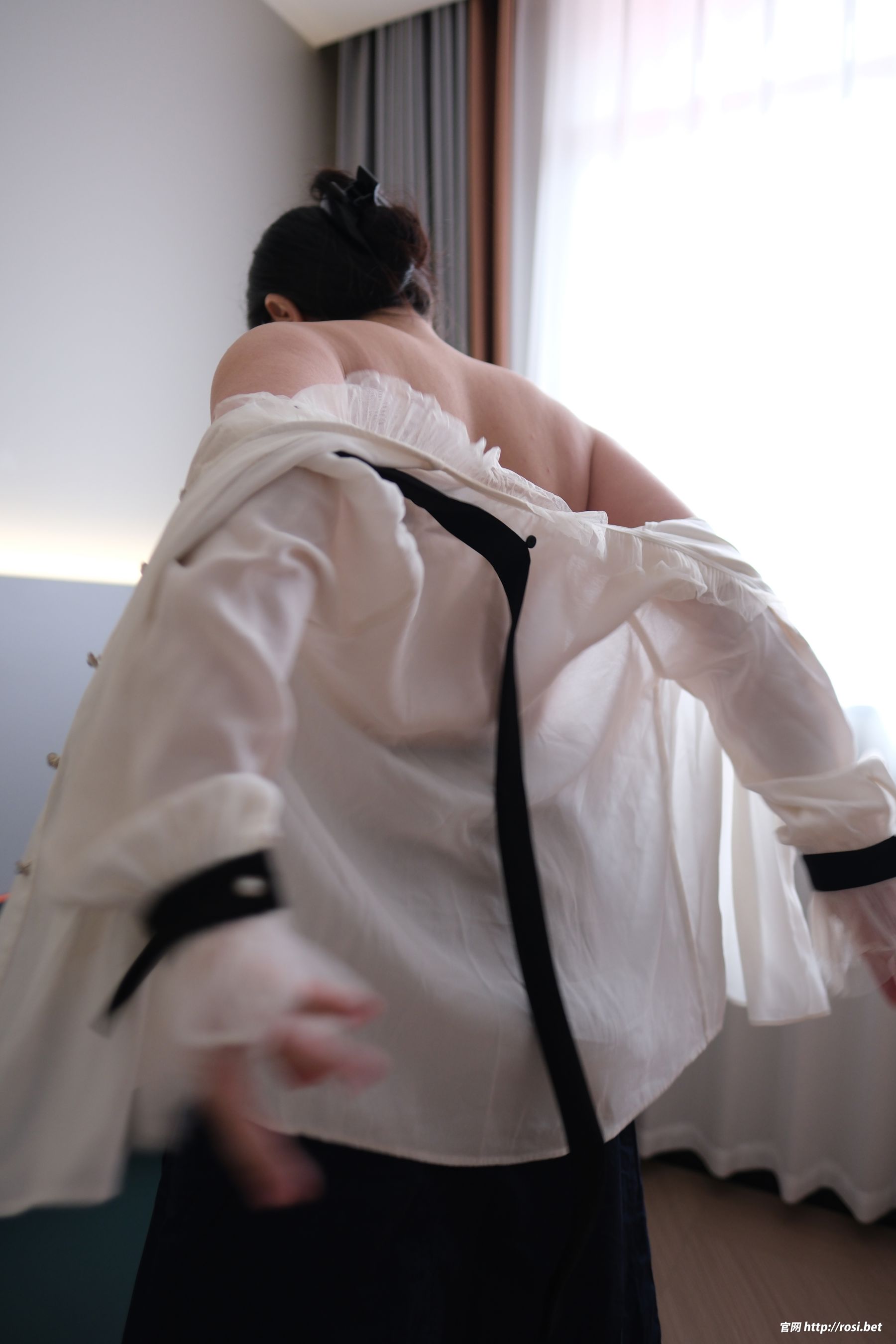 [ROSI写真] 2025.12.08 NO.5117