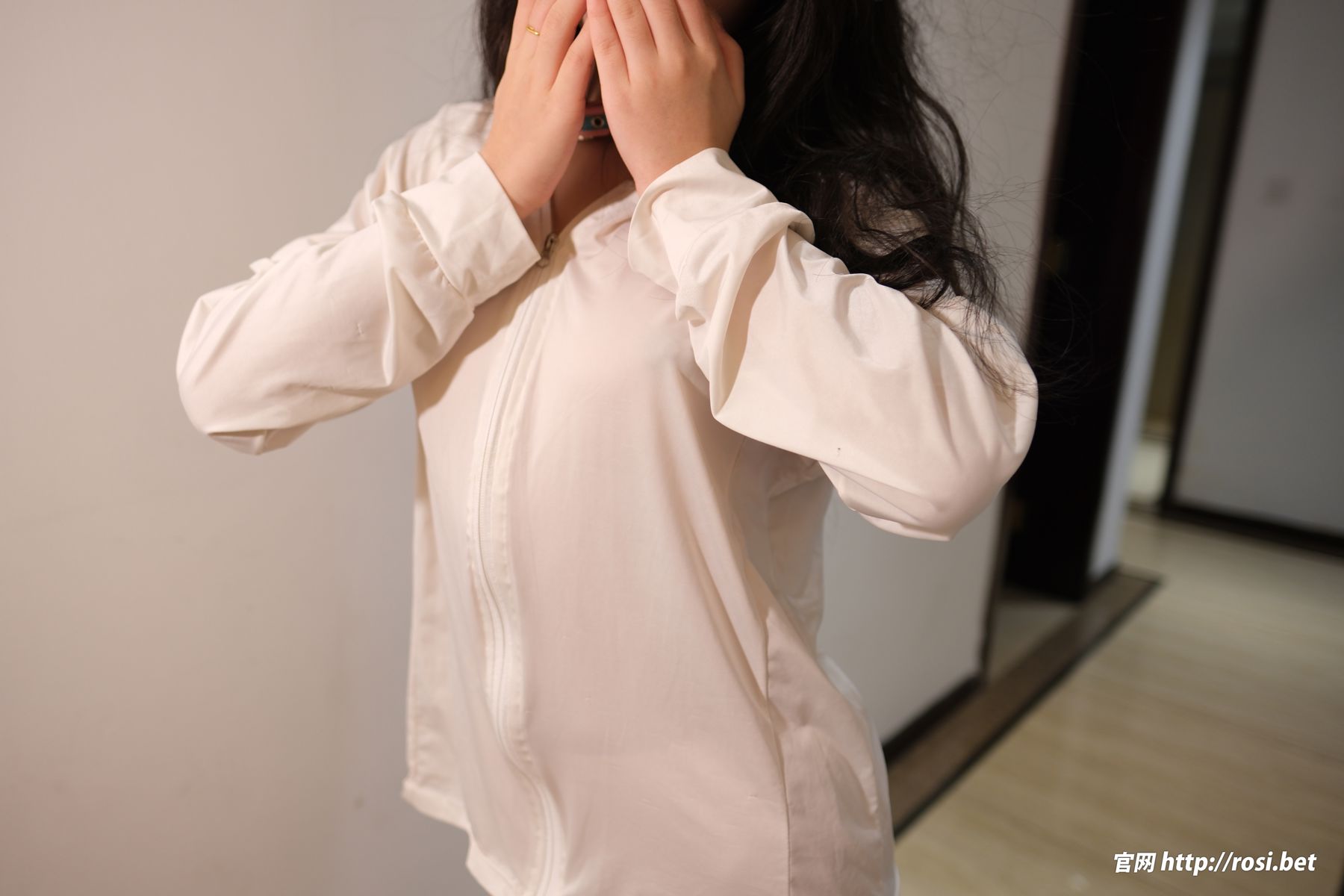 [ROSI写真] 2025.11.23 NO.5102