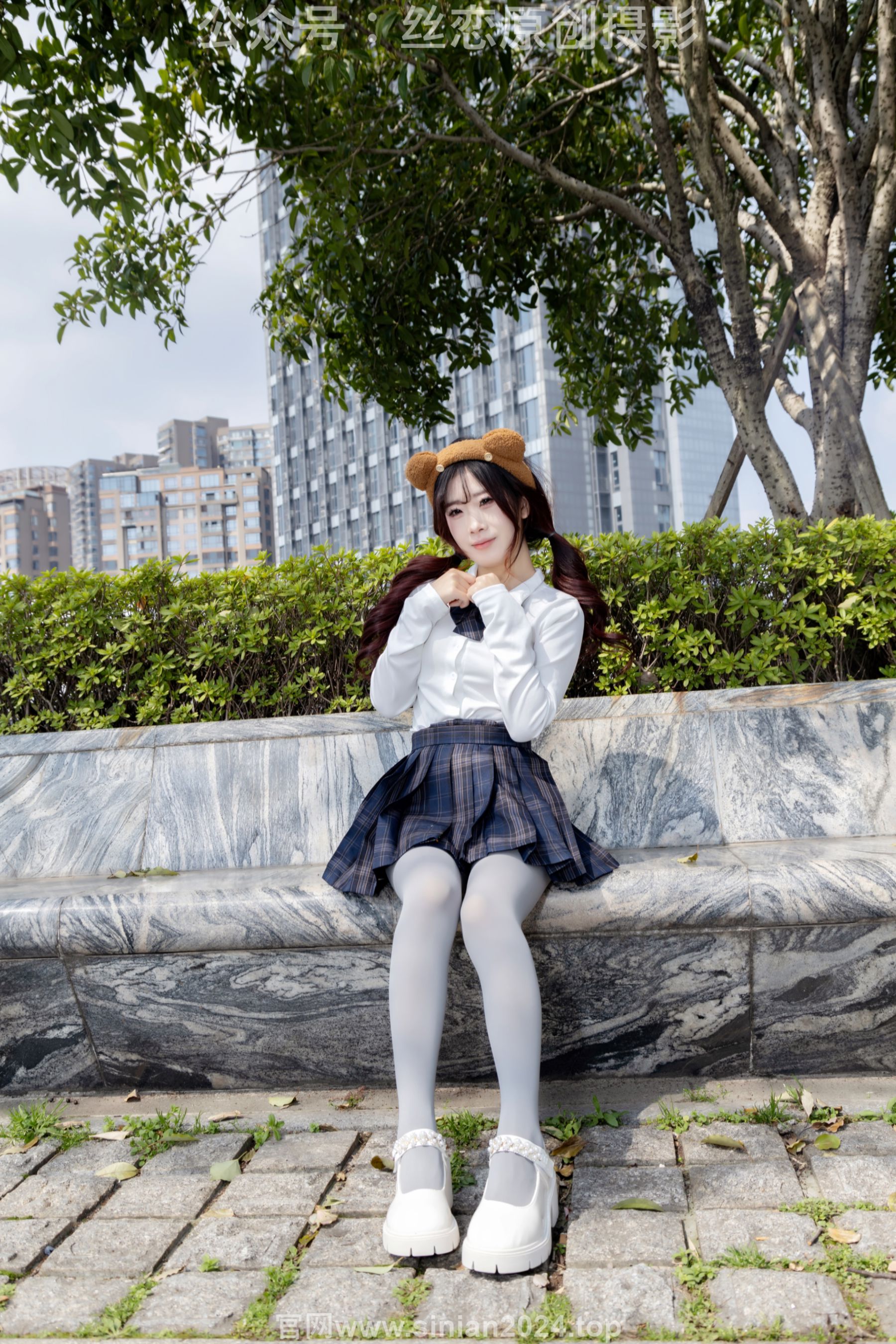 丝恋摄影 No.009 小梦 - 白色衬衫 碎花短裙 灰色丝袜 白色玛丽珍