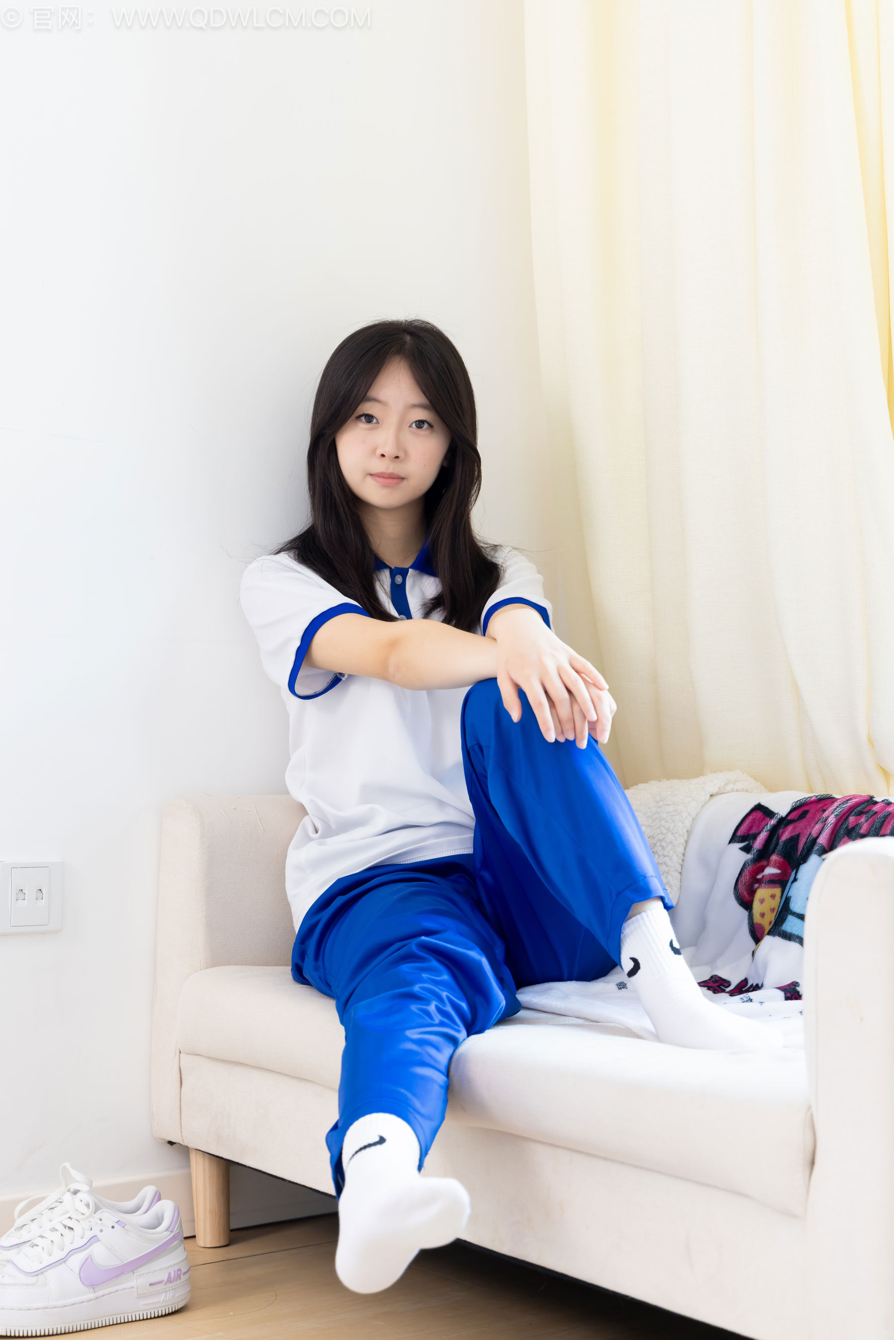 物恋传媒 No.2576 萌萌 - 板鞋、白棉袜、裸足、校服