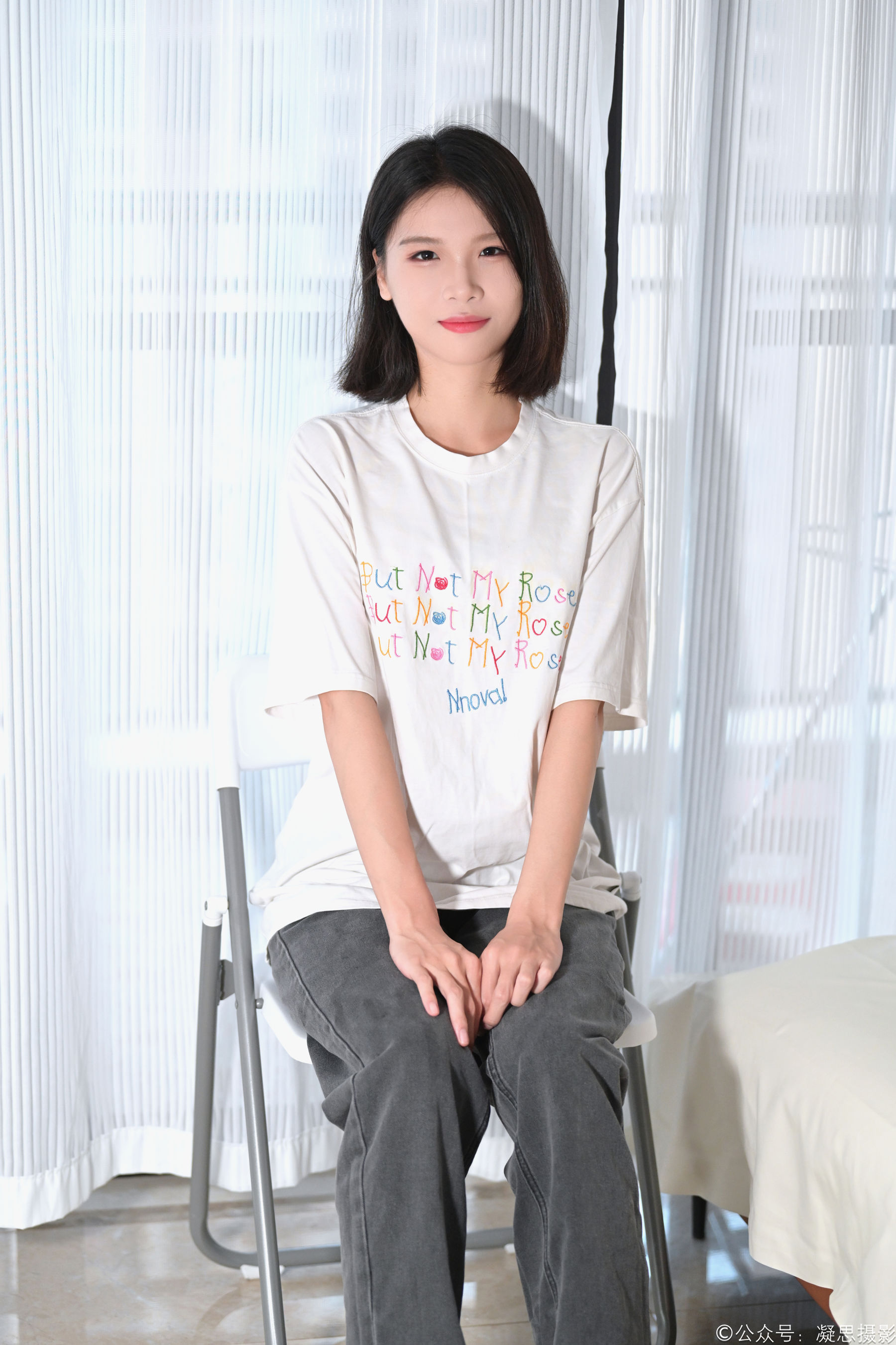 凝思摄影 No.042 小睿 - T恤、短白袜、平底鞋