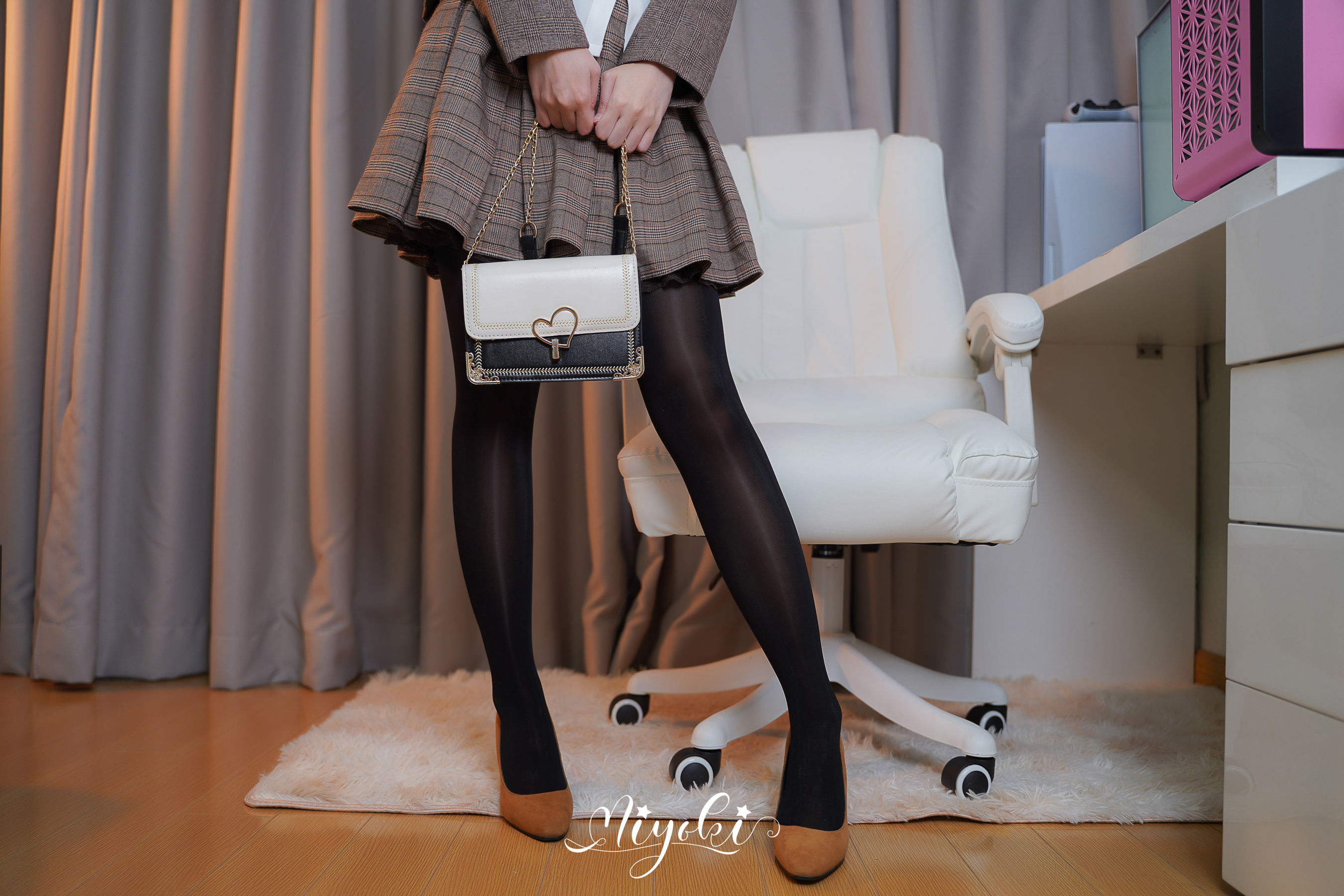 铃木美咲 福利 - 美人女教师想和我谈恋爱？骗人的吧！第二话