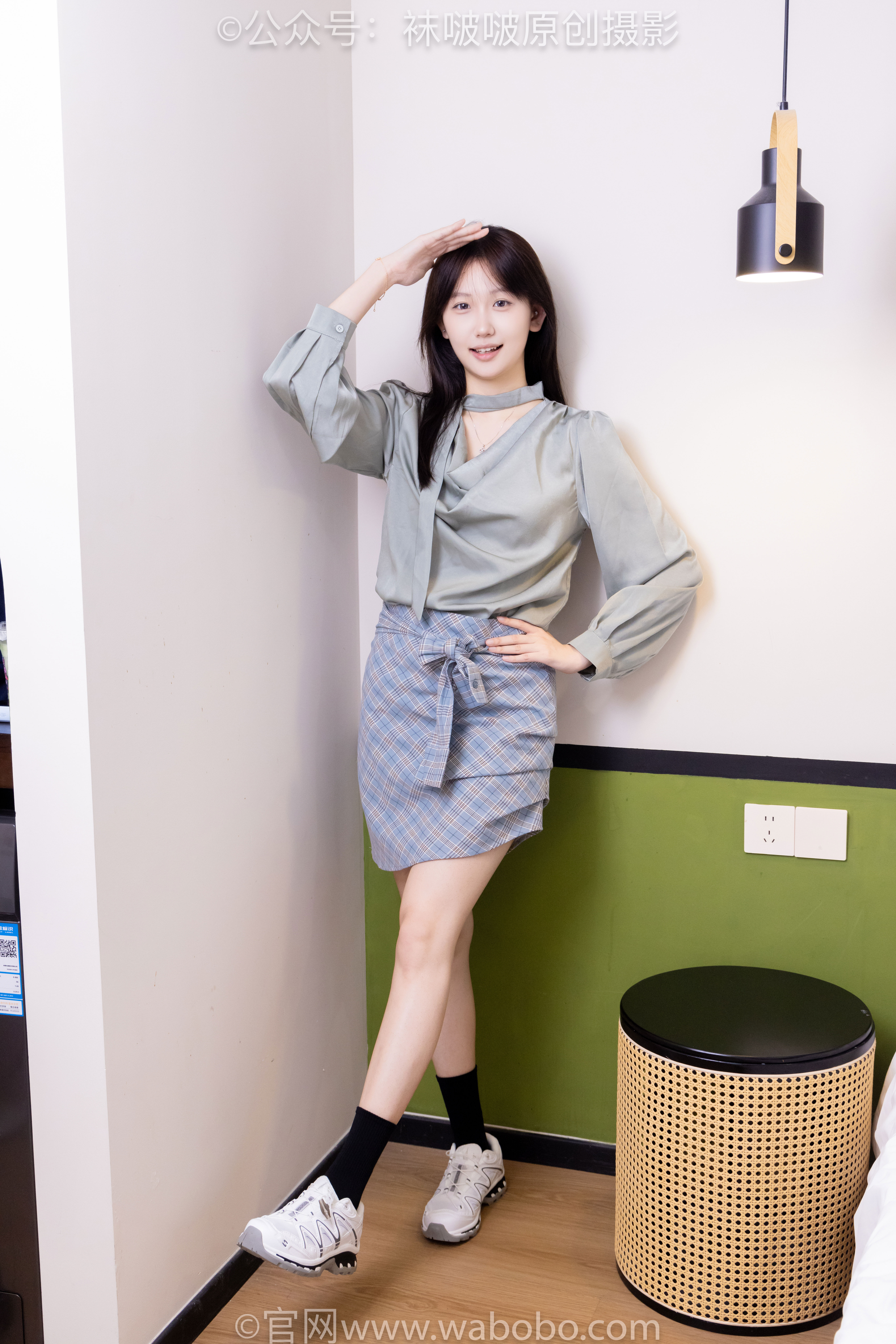 BoBoSocks袜啵啵 No.641 香菜 - 萨洛蒙运动鞋、黑棉袜、短肉丝