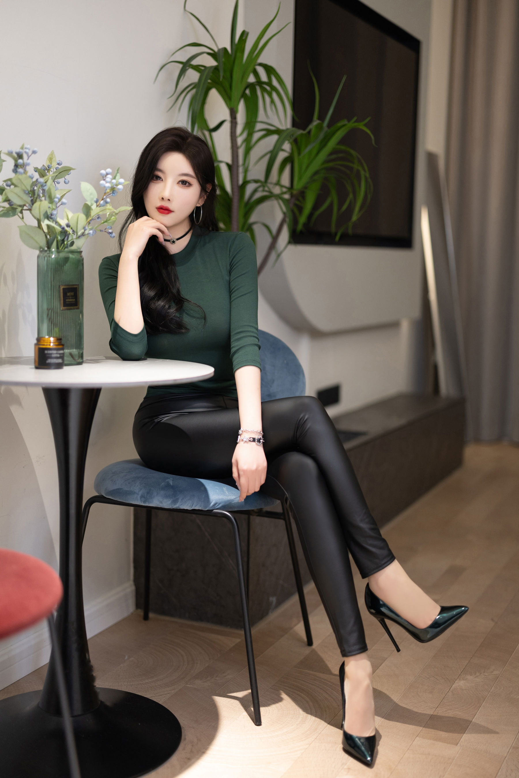 杨晨晨 - 高跟肉丝无内
