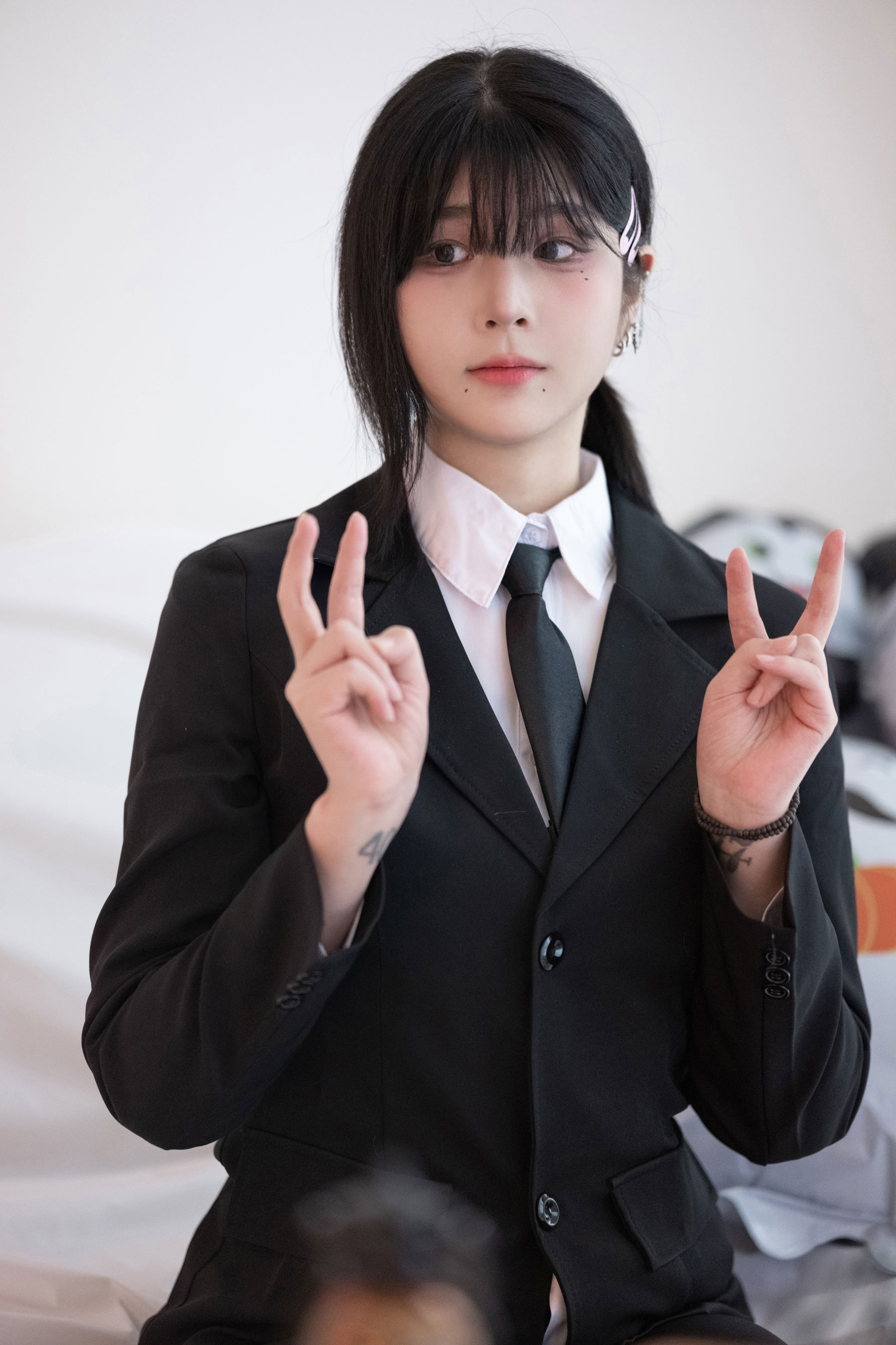 姜仁卿 Kang In-kyung - Halloween