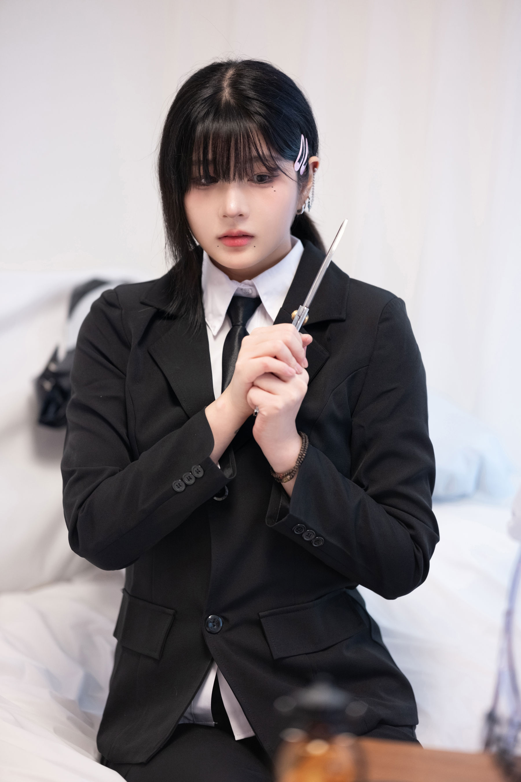 姜仁卿 Kang In-kyung - Halloween