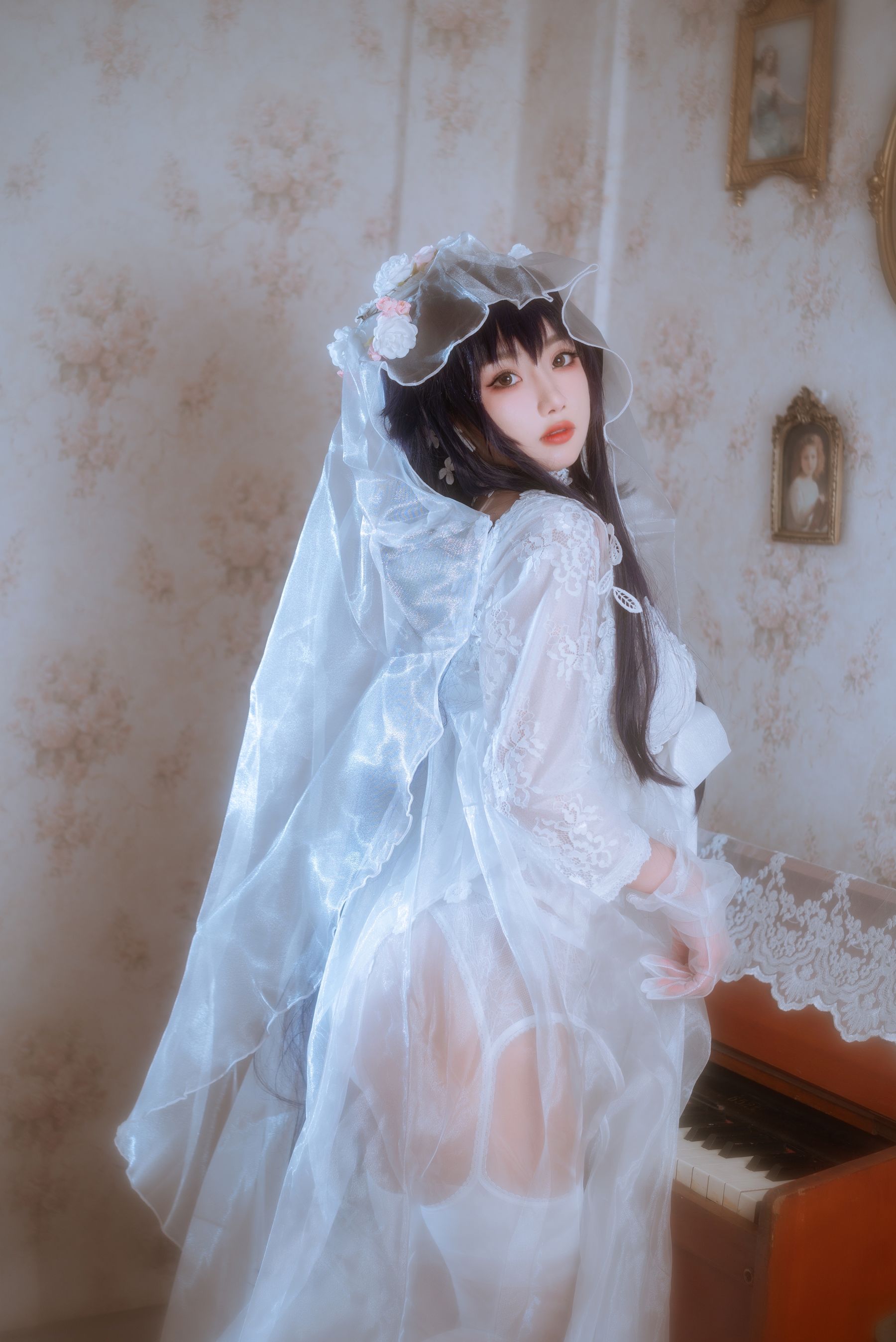 [福利COS] 白嫩美少女鬼畜瑶 - 婚纱